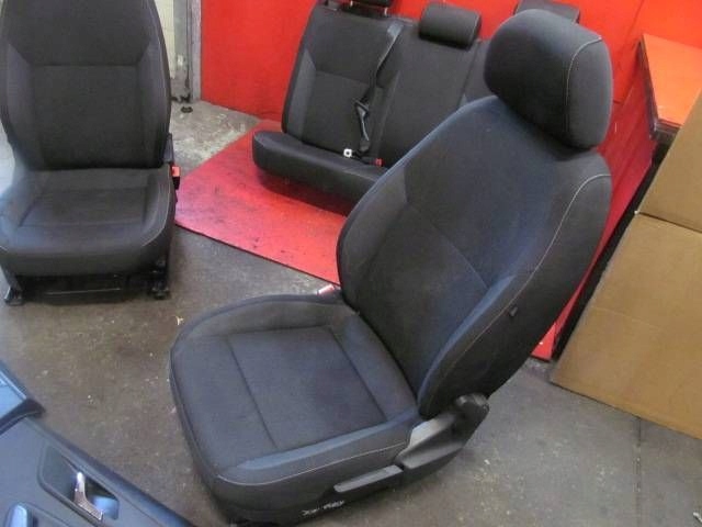 Skoda RAPID NH3 NH 5JA HB SPACEBACK seats right left front seat side