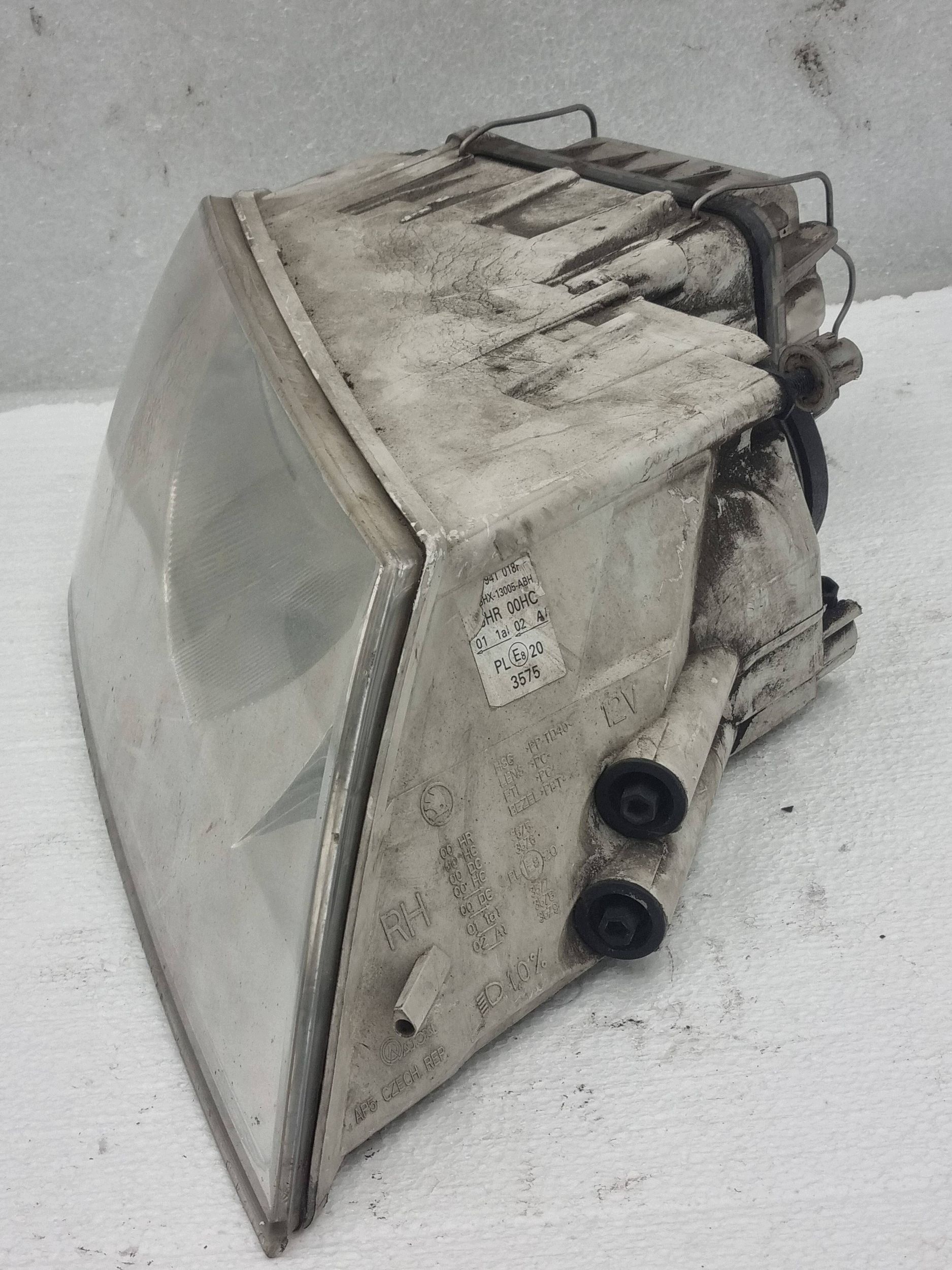 Reflektor light front side right Skoda Octavia Mk2 (1Z)