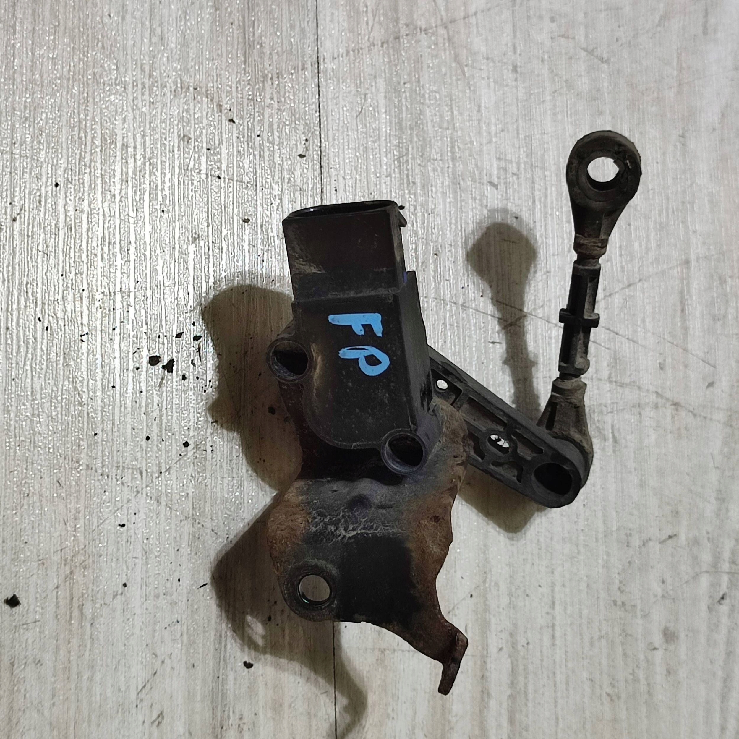 Sensor poziomowania Leuchten Jaguar F-Pace GX733C260CA