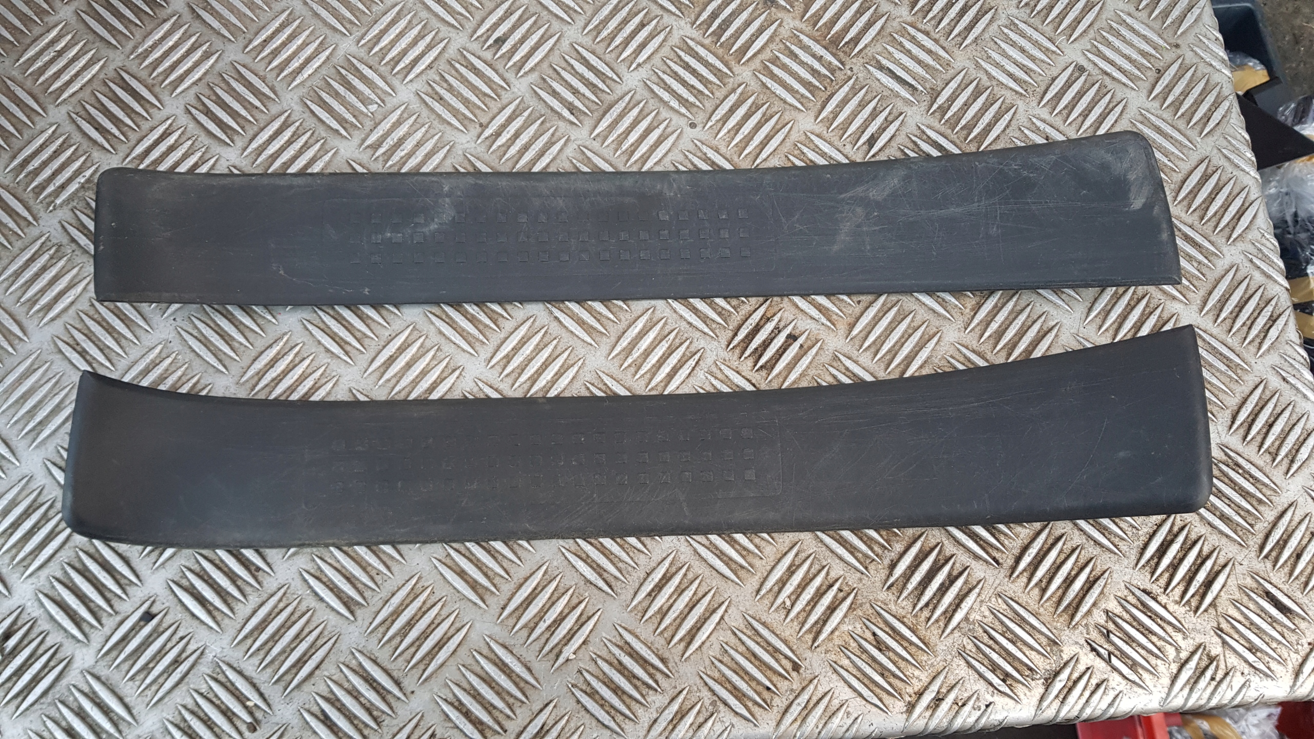 AUDI A4 B6 moulding threshold cover of the threshold rear part 8E0853376