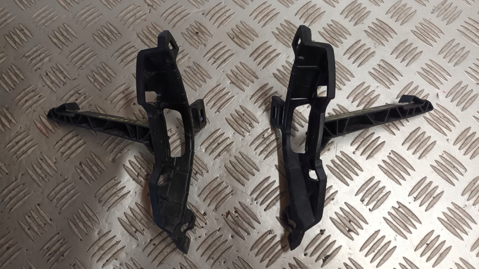 rechts oder links Stütze Grill MERCEDES C-KLASA W206 2021->