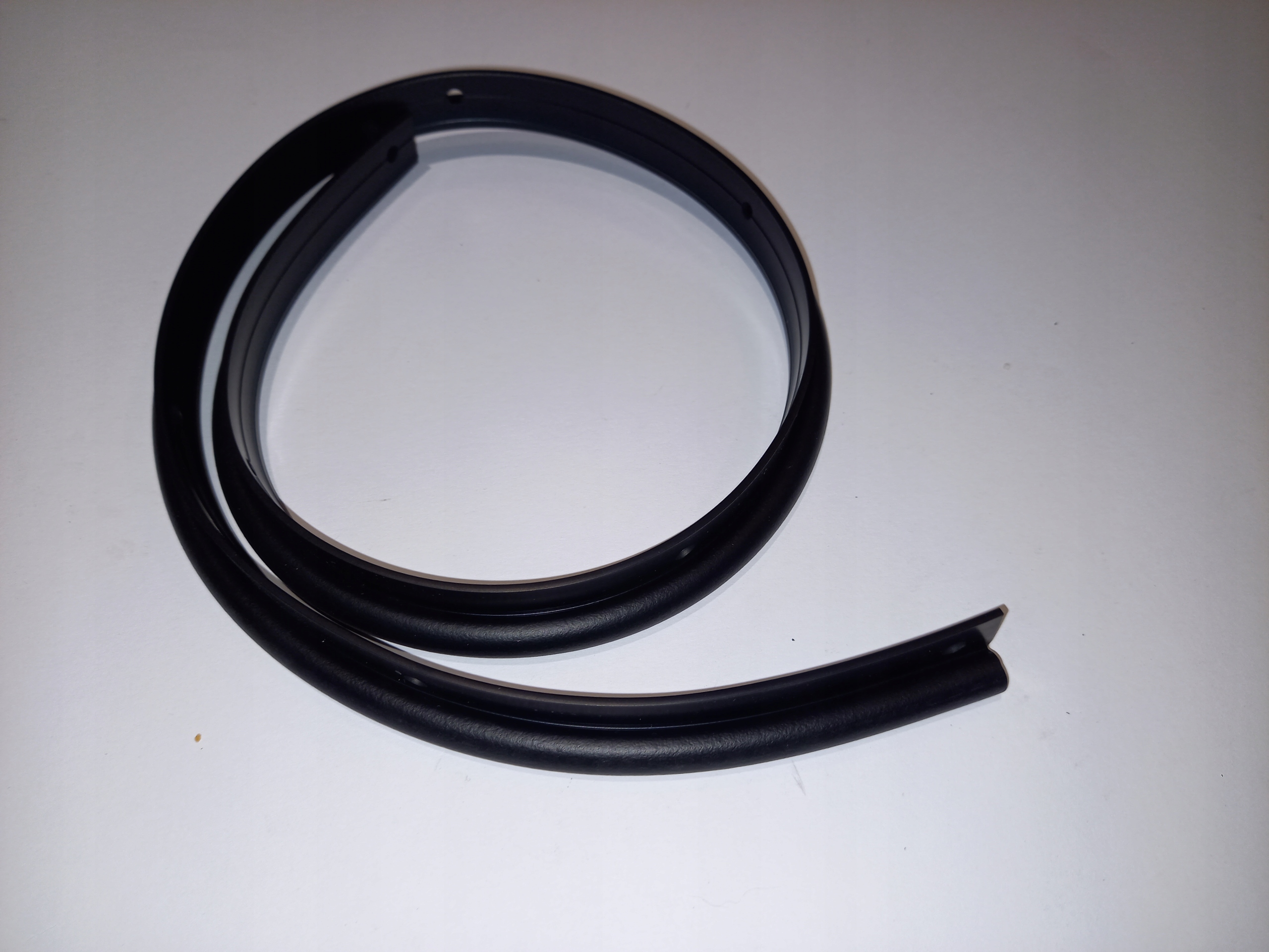 72361-54P00-000 - SUZUKI VITARA 15-ПРОКЛАДКА КАПОТА НОВЫЙ 72361-54P00