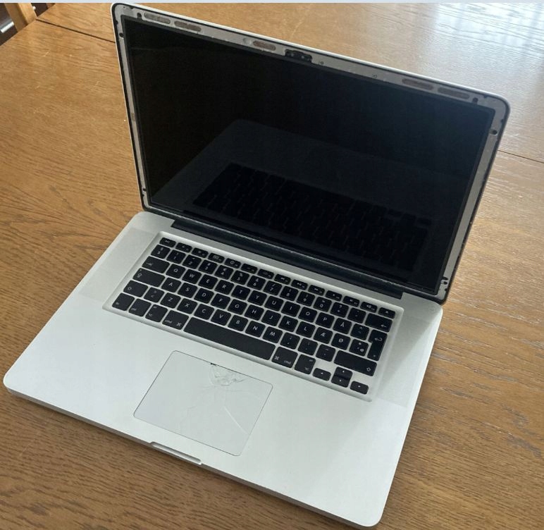 Macbook Pro 2011 w Laptopy, notebooki, ultrabooki - Sklepy