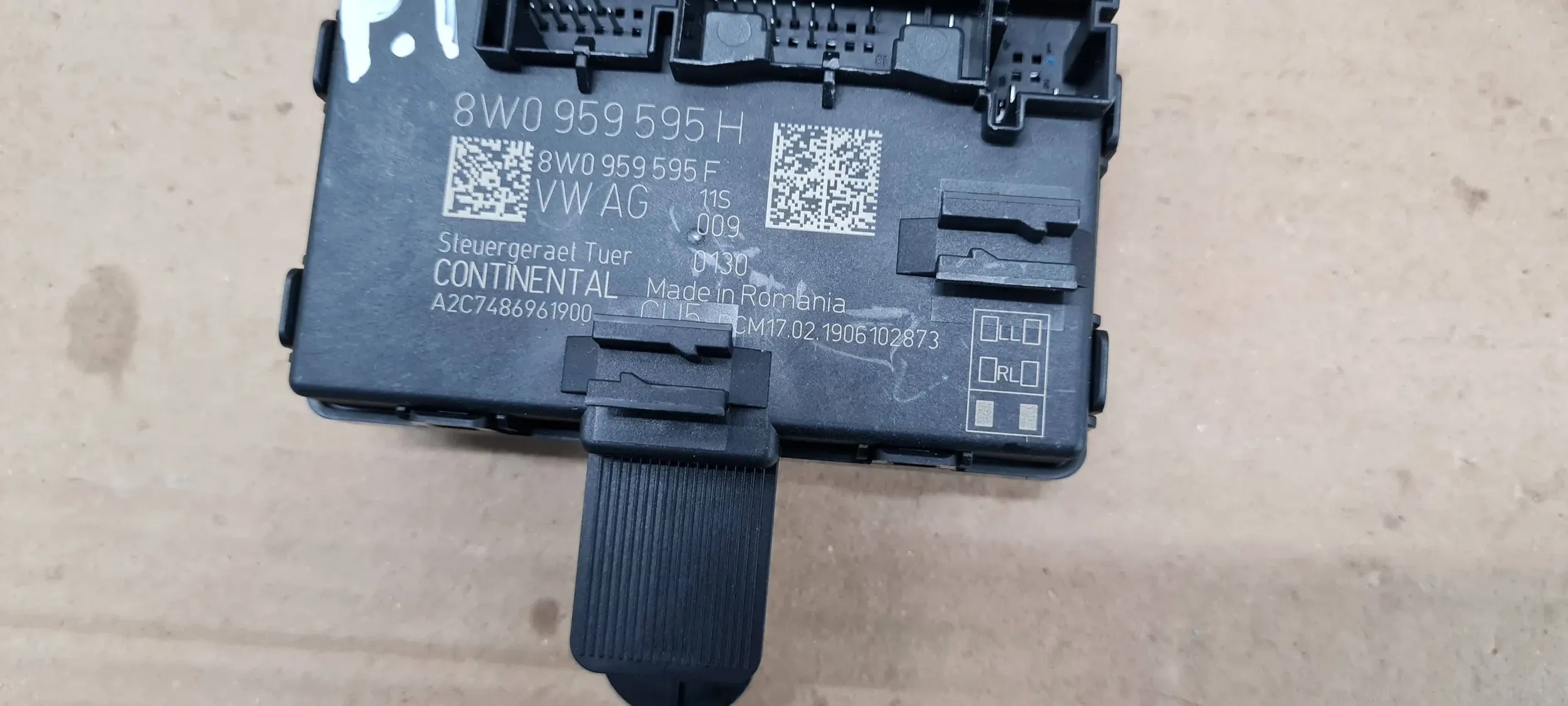 A4 B9 8W module control unit door rear part 8W0959595H A5 8W