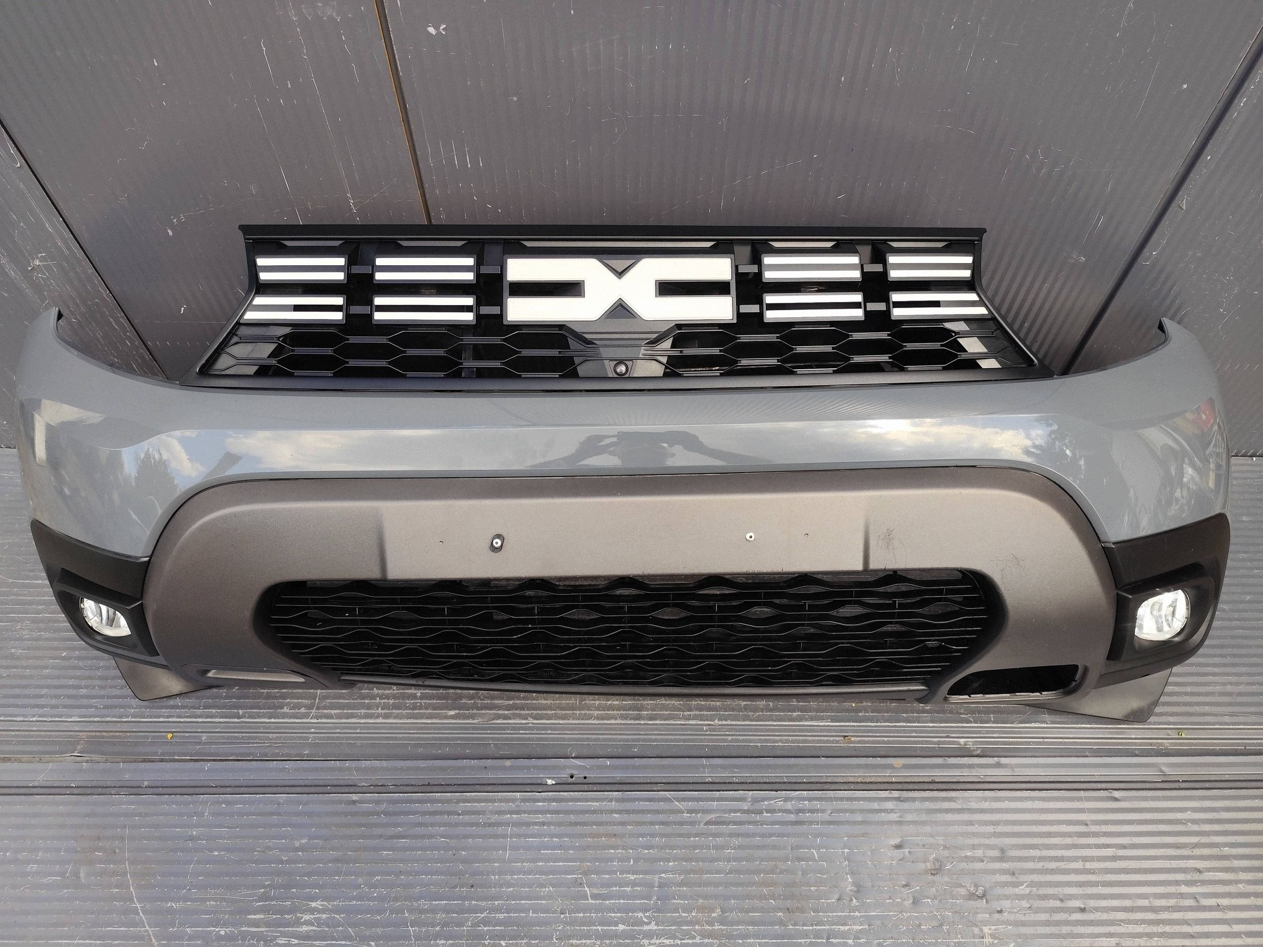 DACIA DUSTER II LIFT front bumper KAMERA 2xPDC complete DEMONTAZ
