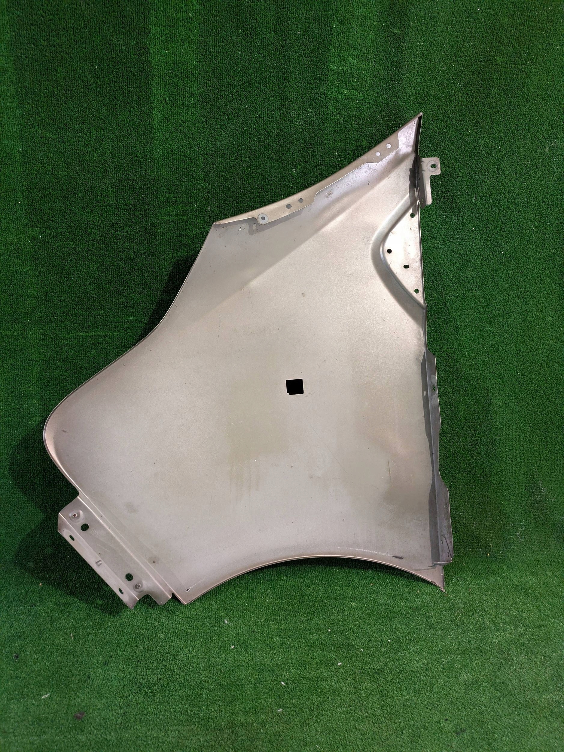 fender front right front RENAULT TRAFIC II VIVARO 14- NR.46