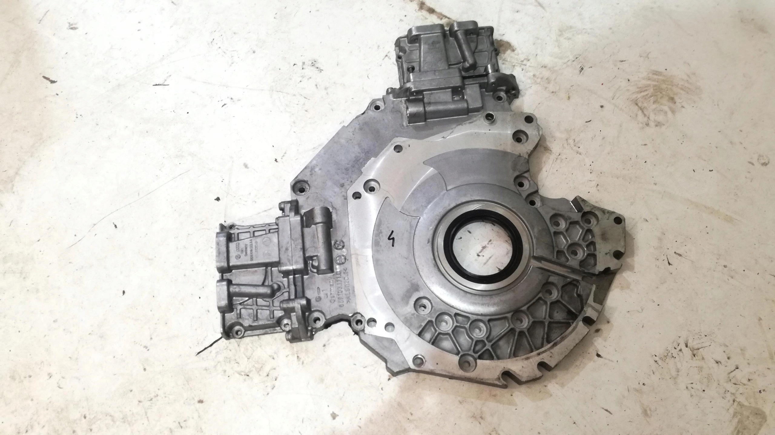 AUDI 3.0 TDI OSŁONA OBUDOWA ROZRZĄDU 059103171CT