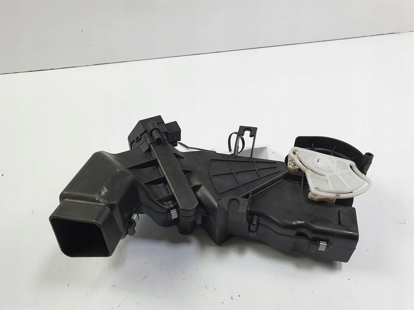 ОБОГРЕВАТЕЛЬ 8D0819874C VOLKSWAGEN PHAETON II LIFT