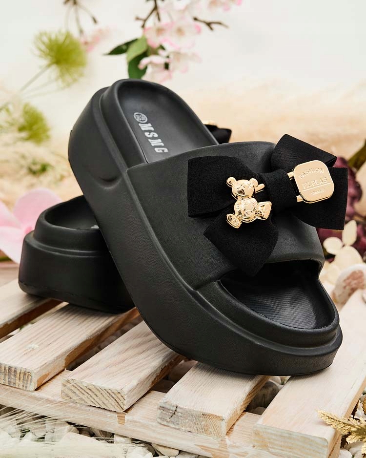 CZARNE GUMOWE KLAPKI Z KOKARDĄ DAMSKIE APIS 36/37 Płeć kobieta