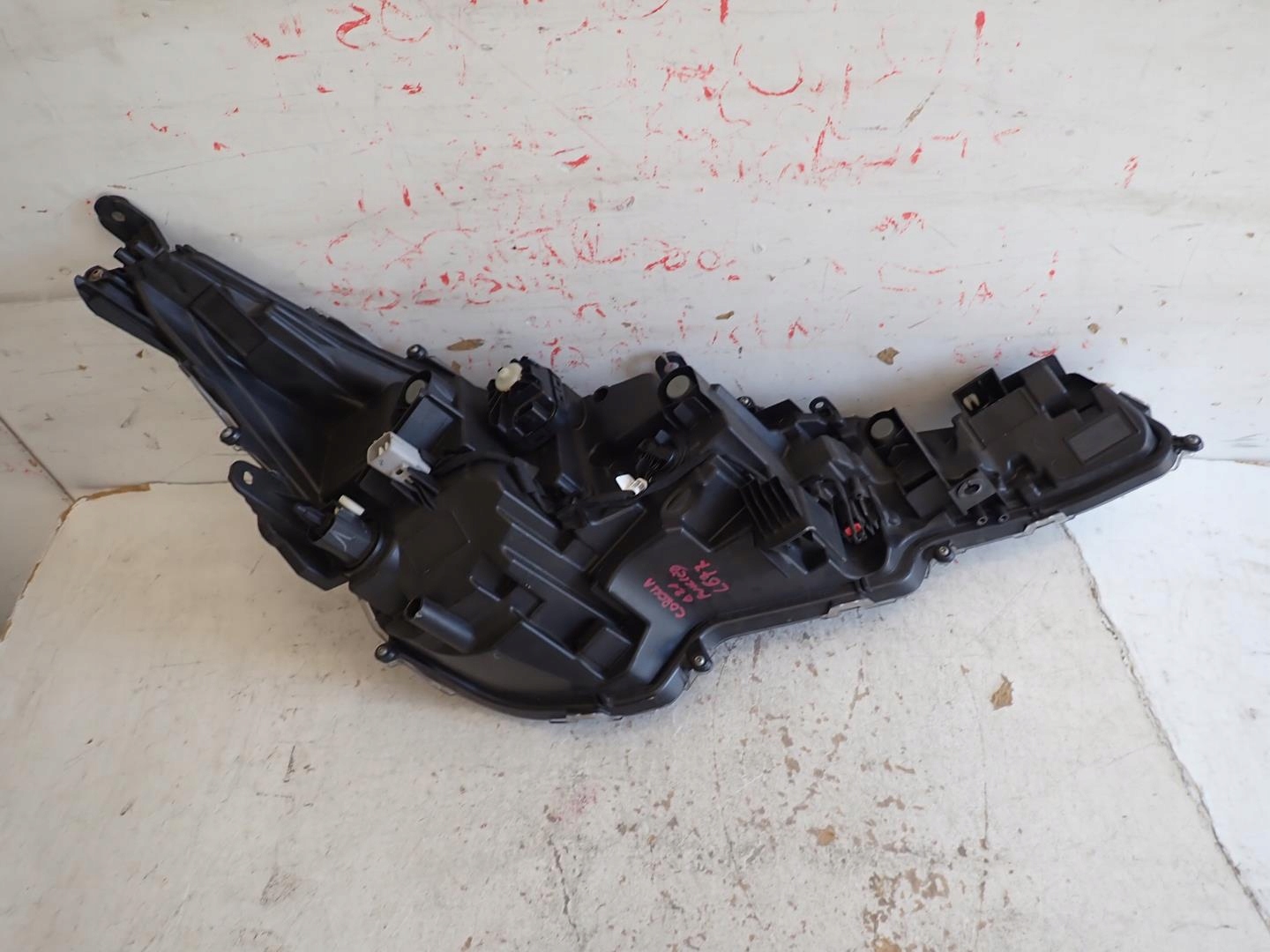 light front left TOYOTA COROLLA E21 2019- FULL LED HB KOMBI 81150-02S60