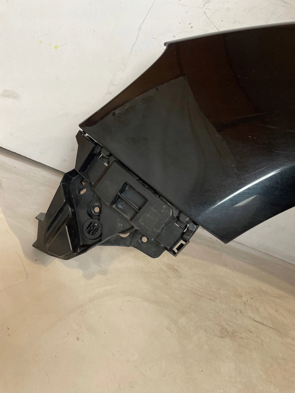 fender front front left Opel Astra IV J black