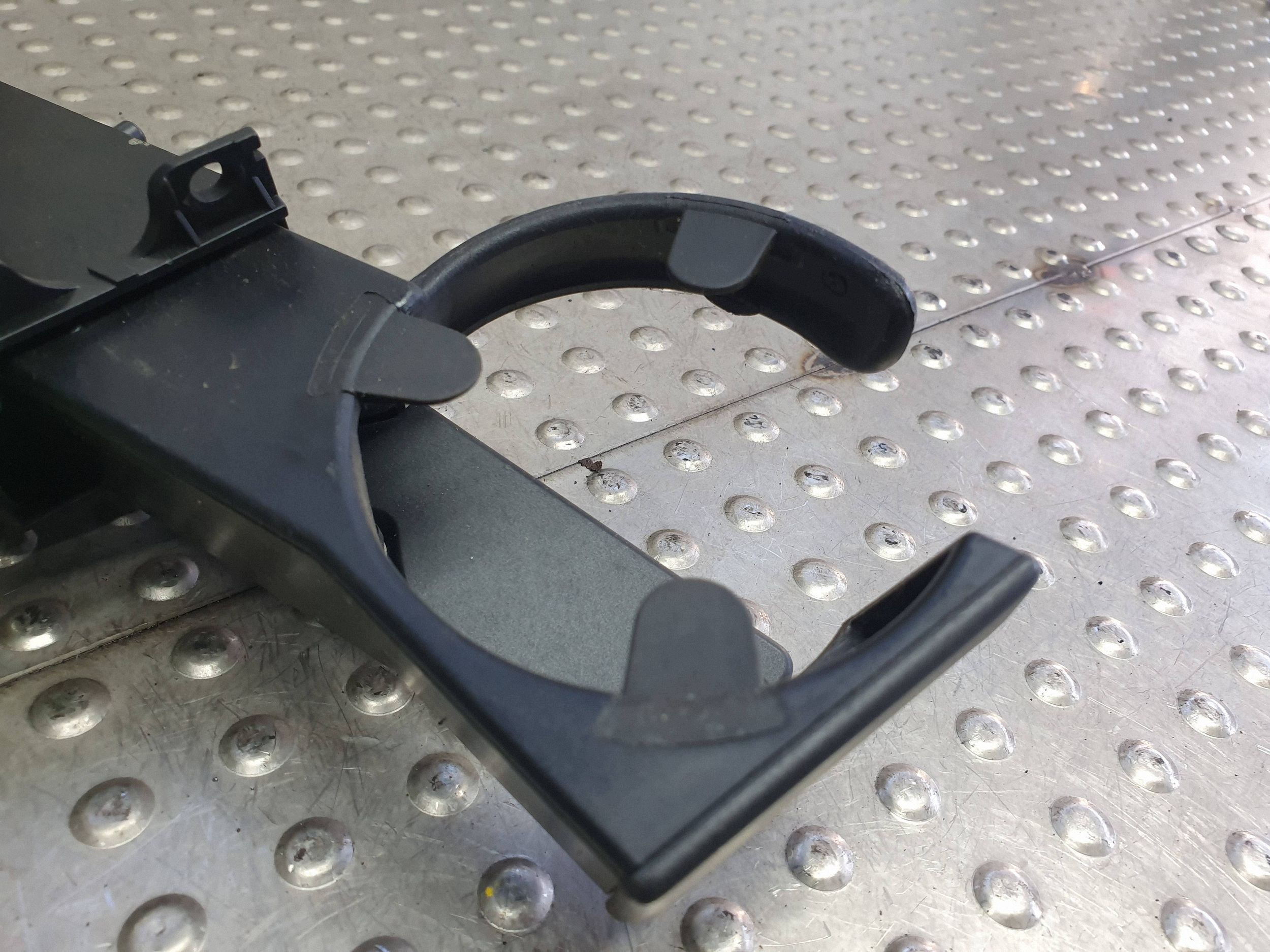 bracket for drinks CUPHOLDER 4S71-13564-A FORD MONDEO MK3 LIFT 00-07