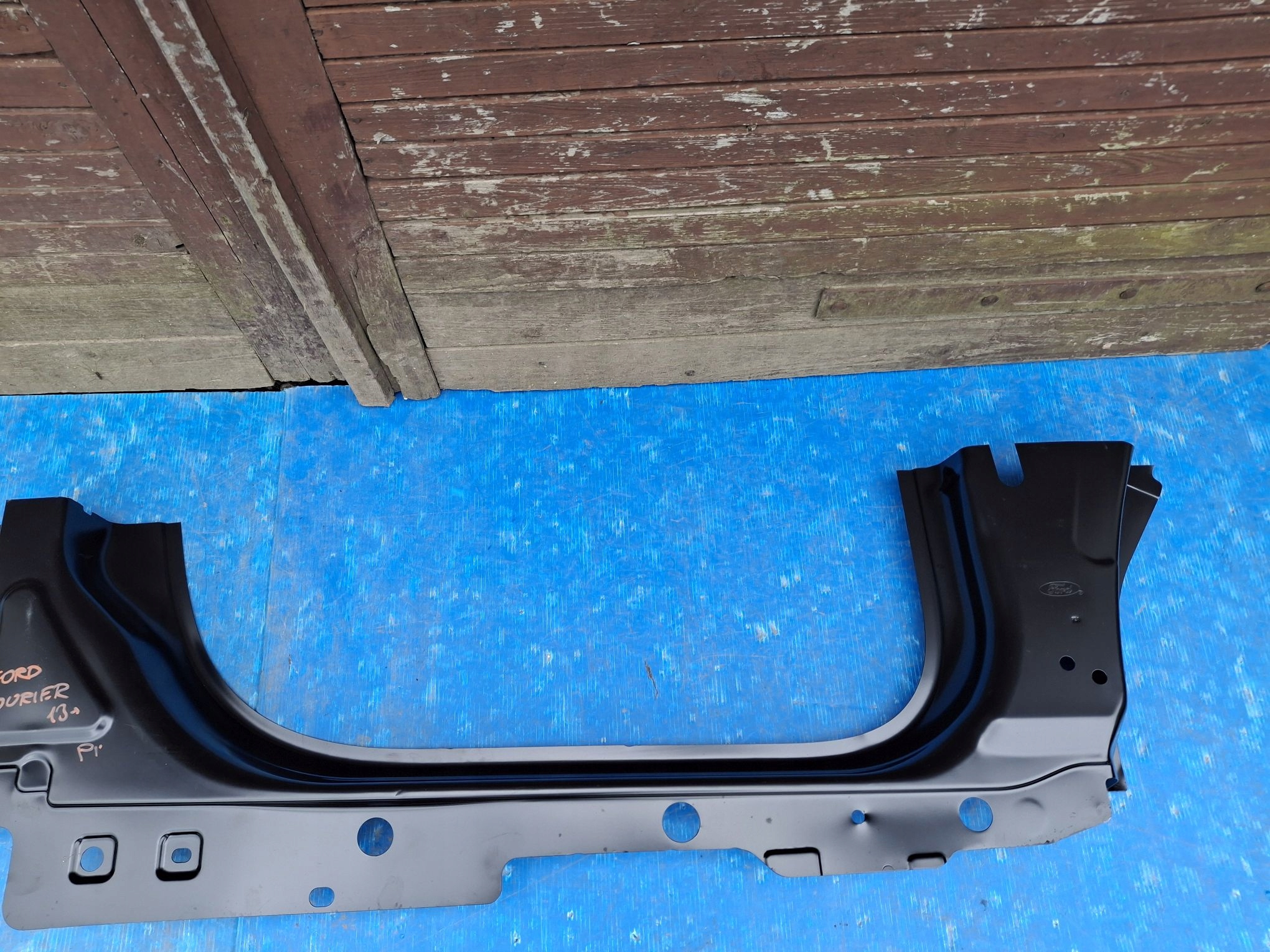 right threshold side FORD COURIER and MK1 2014R->