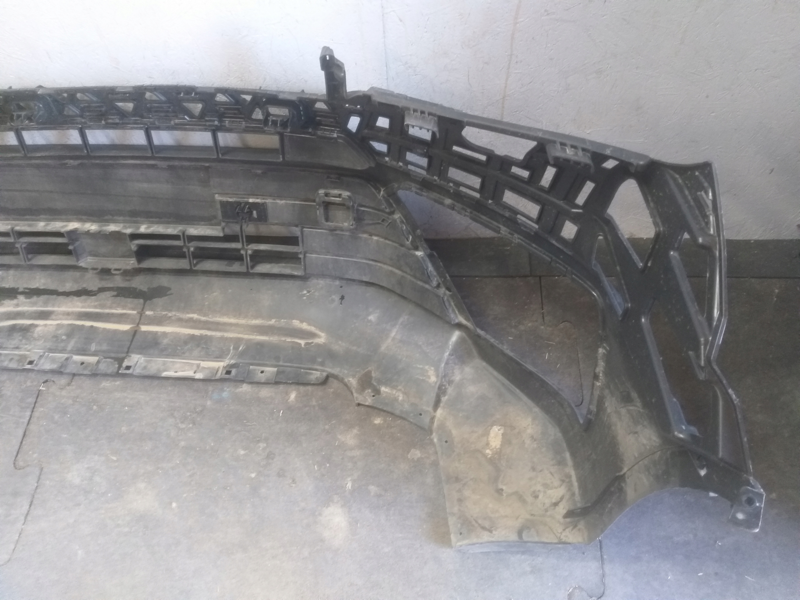 STOSSSTANGE VORNE VW CRAFTER 7C0