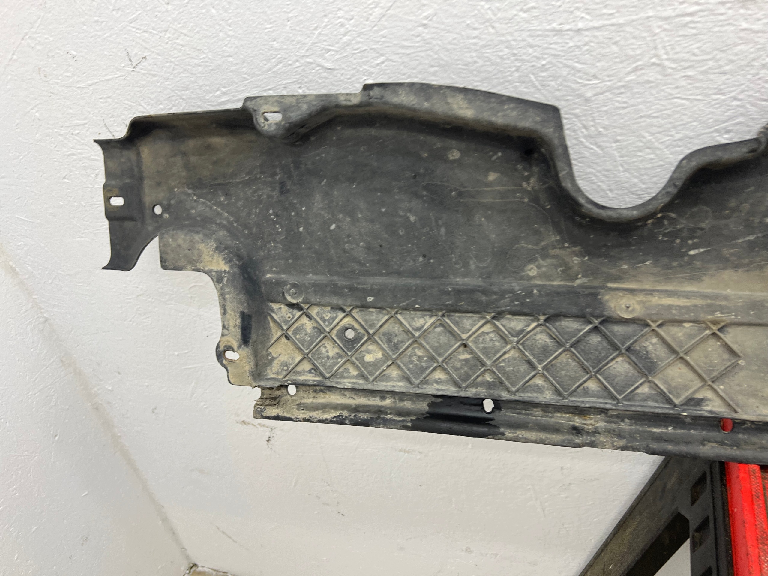 PORSCHE CAYENNE und abdeckung blende abdeckung unterfahrschutz links 7L0825211B