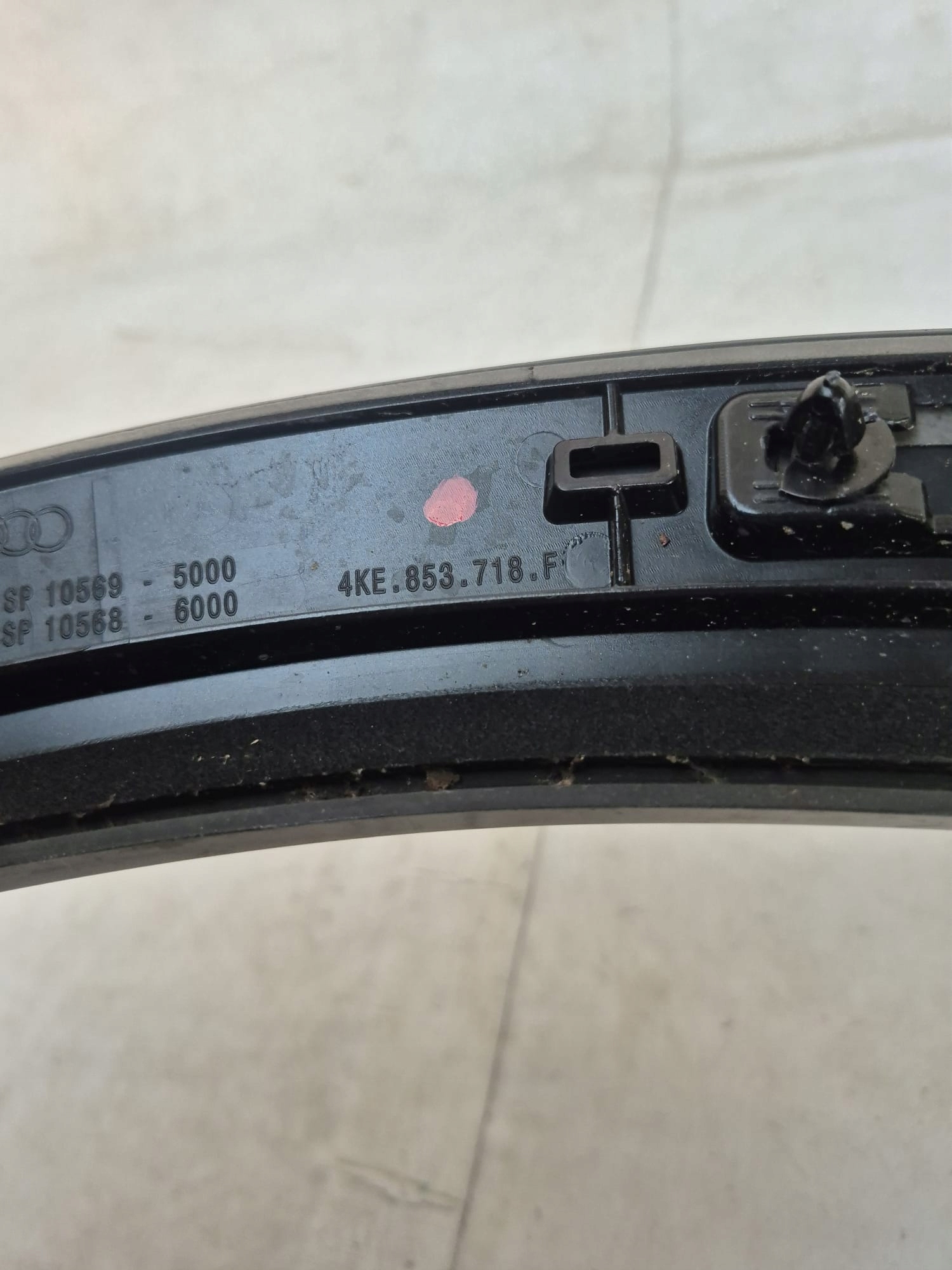 AUDI E-TRON 18- moulding cap of a fender right front front 4KE853718F