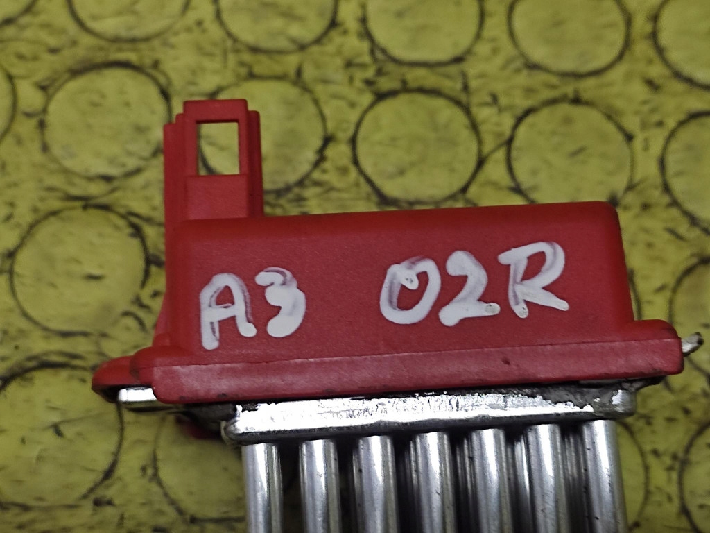 AUDI A3 8L gebläsewiderstand 1J0907521