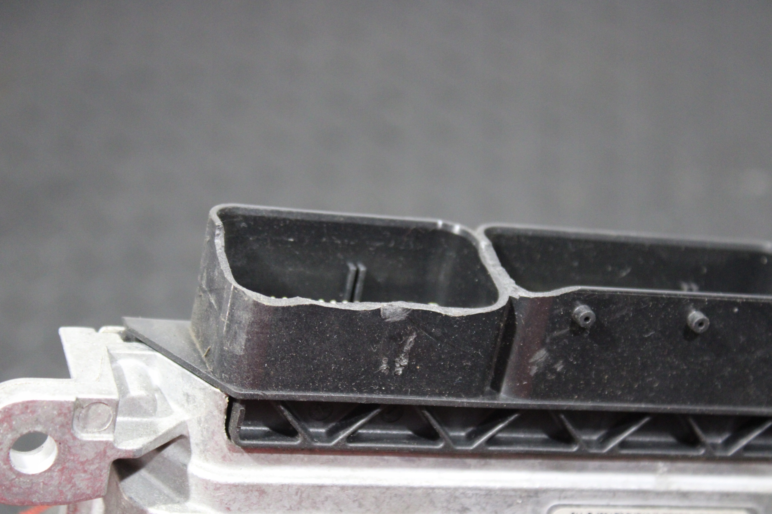 computer control unit of the engine MERCEDES E-KLASA W212 LIFT A6519009901