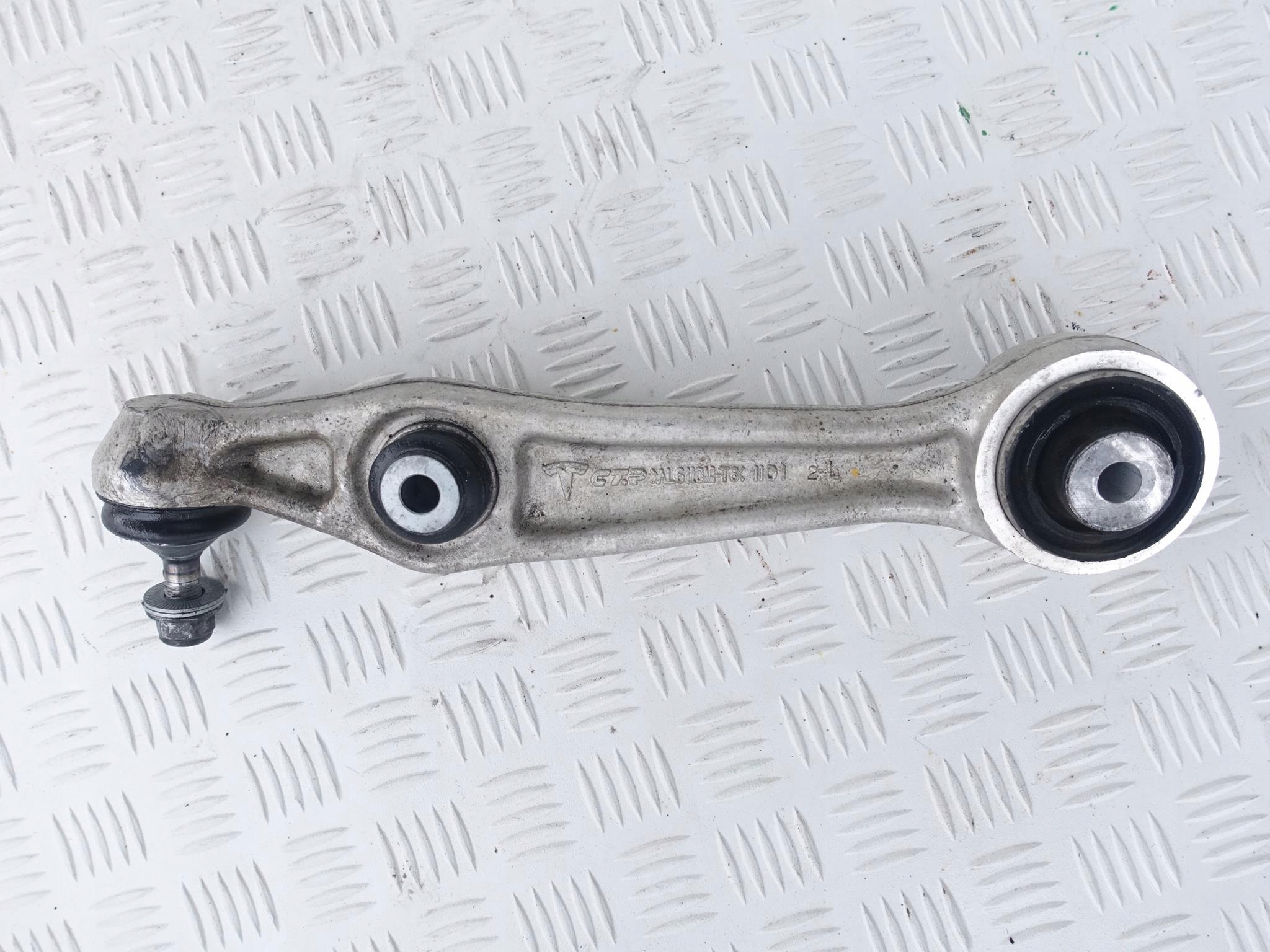 TESLA MODEL S / X QUERLENKER UNTERER VORNE LINKS=RECHTS
