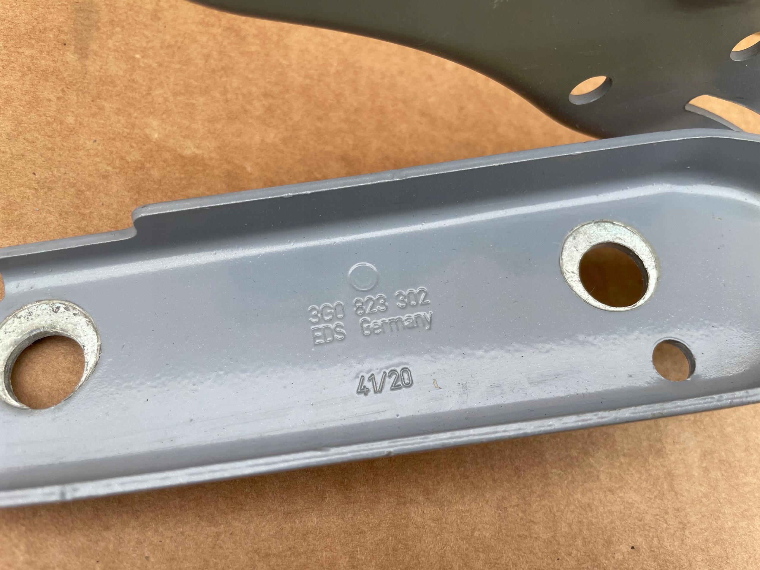 hinge bonnets PASSAT B8 LB7S 3G0823302 right original IDEAL