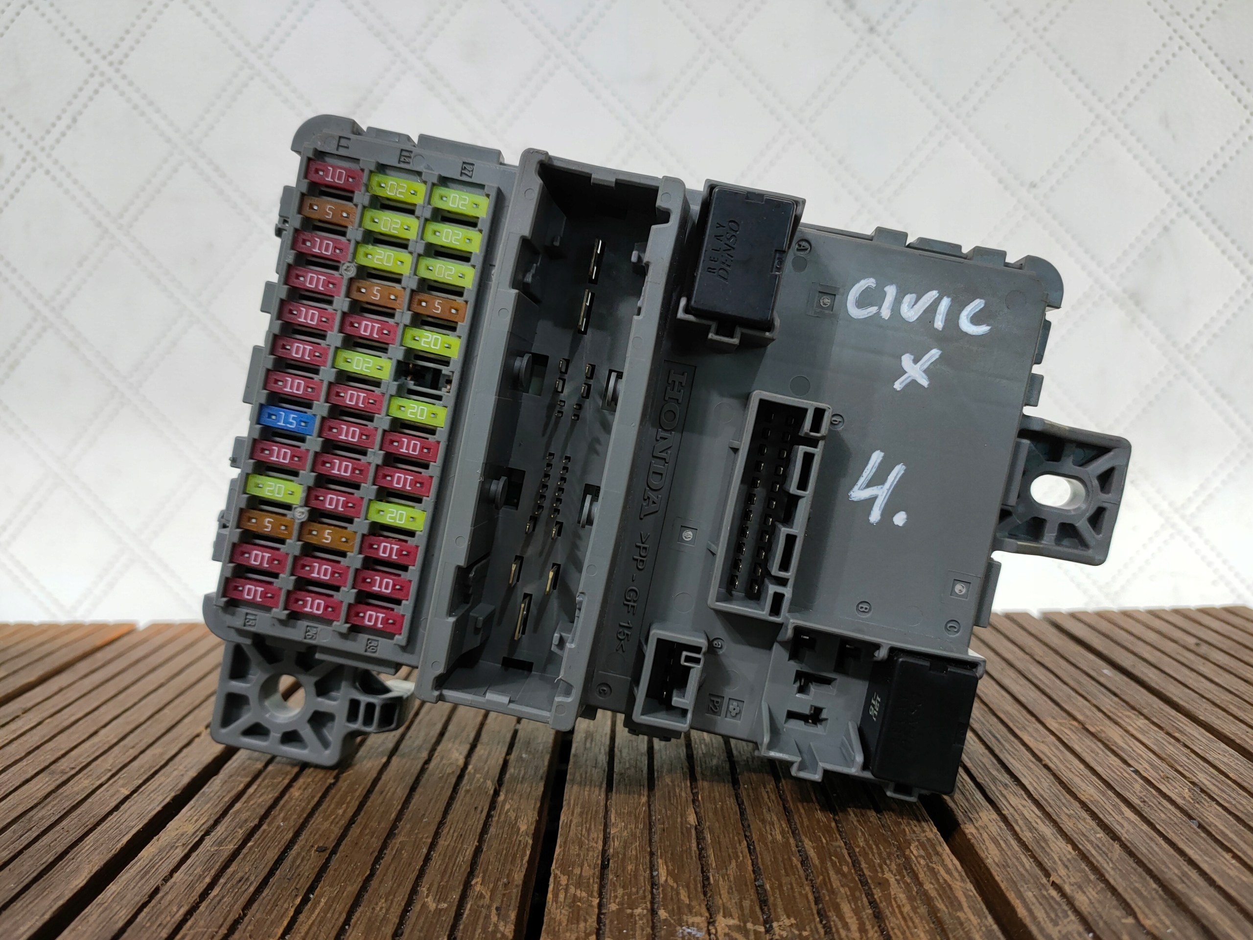 HONDA CIVIC X 17-21 compartment BEZPIECZNIOW module 171204-TEA-A010 OE
