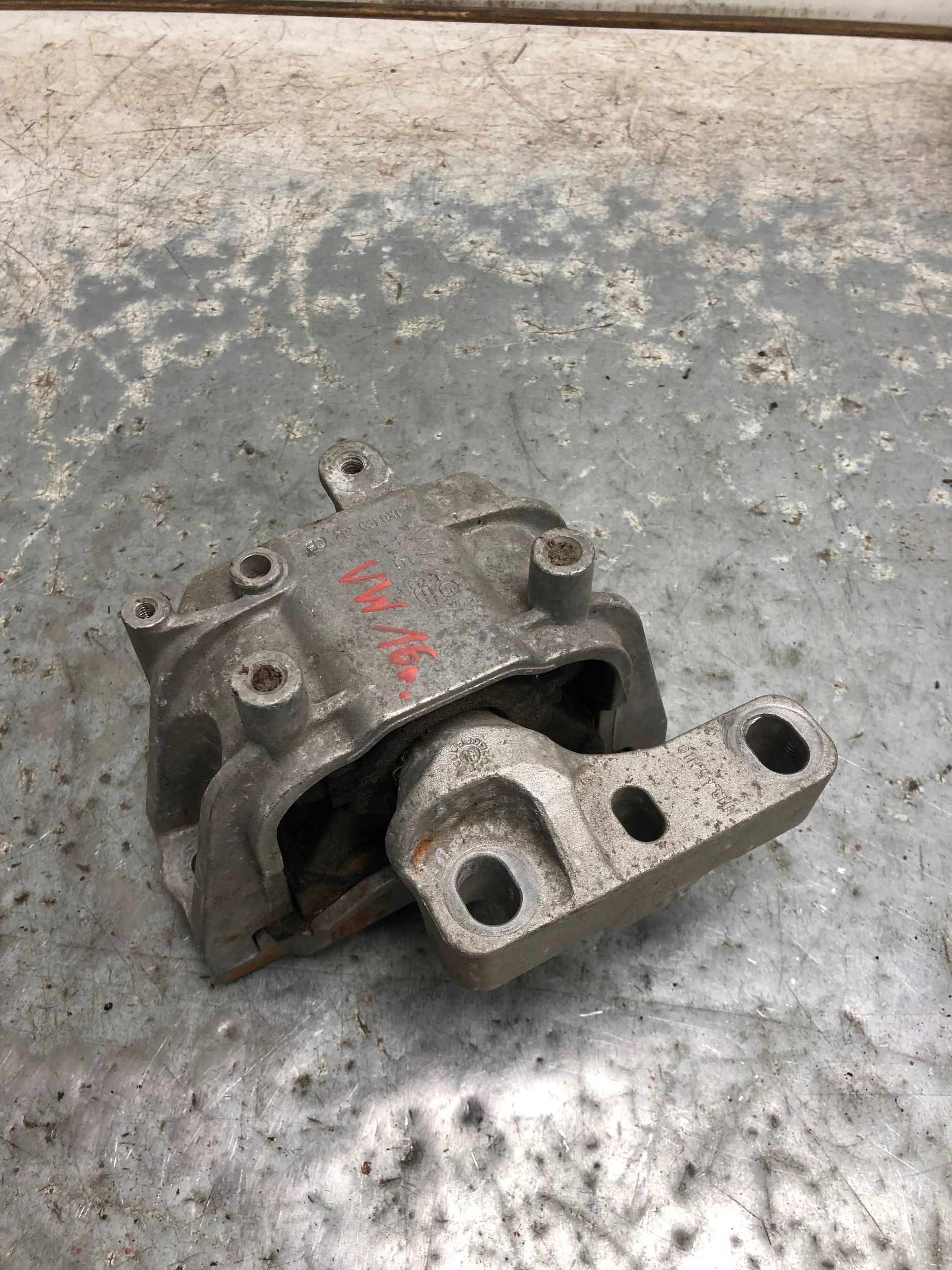 holder engine mount VW SKODA AUDI 1K0199262CB