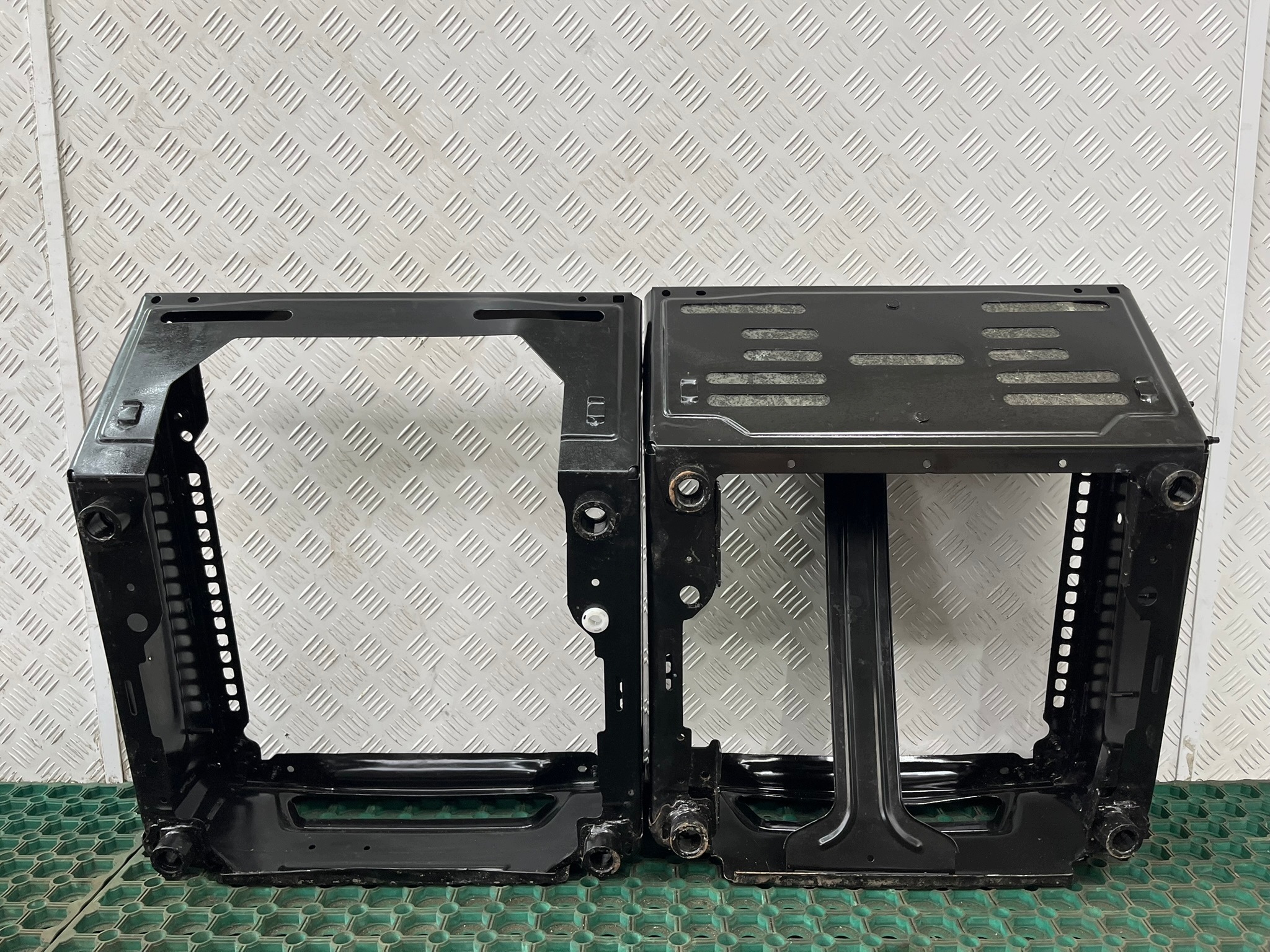 FORD TRANSIT CUSTOM LIFT 18-22 holder seat POJEDYNCZA right + left KPL