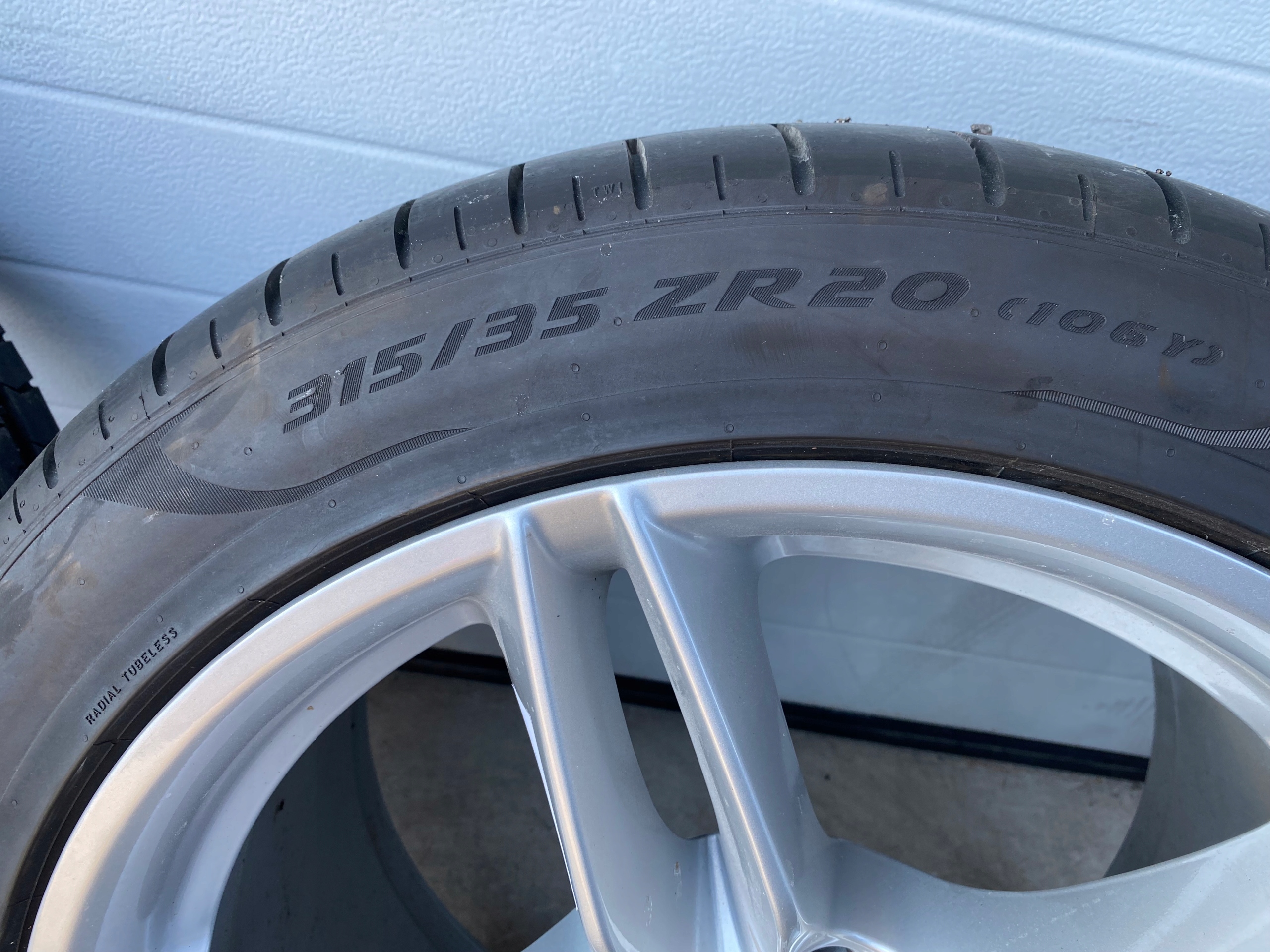 FERRARI 812 GTS complete wheels wheels running board 20