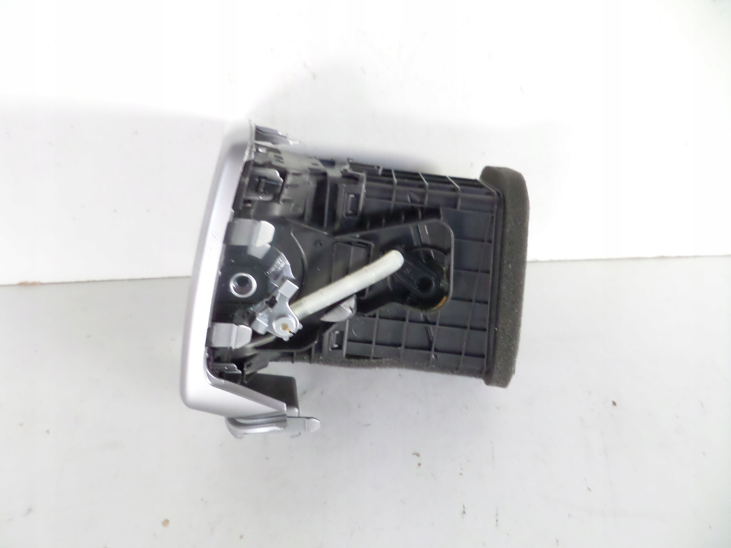 grid air conditioning devices left KIA SPORTAGE IV 15