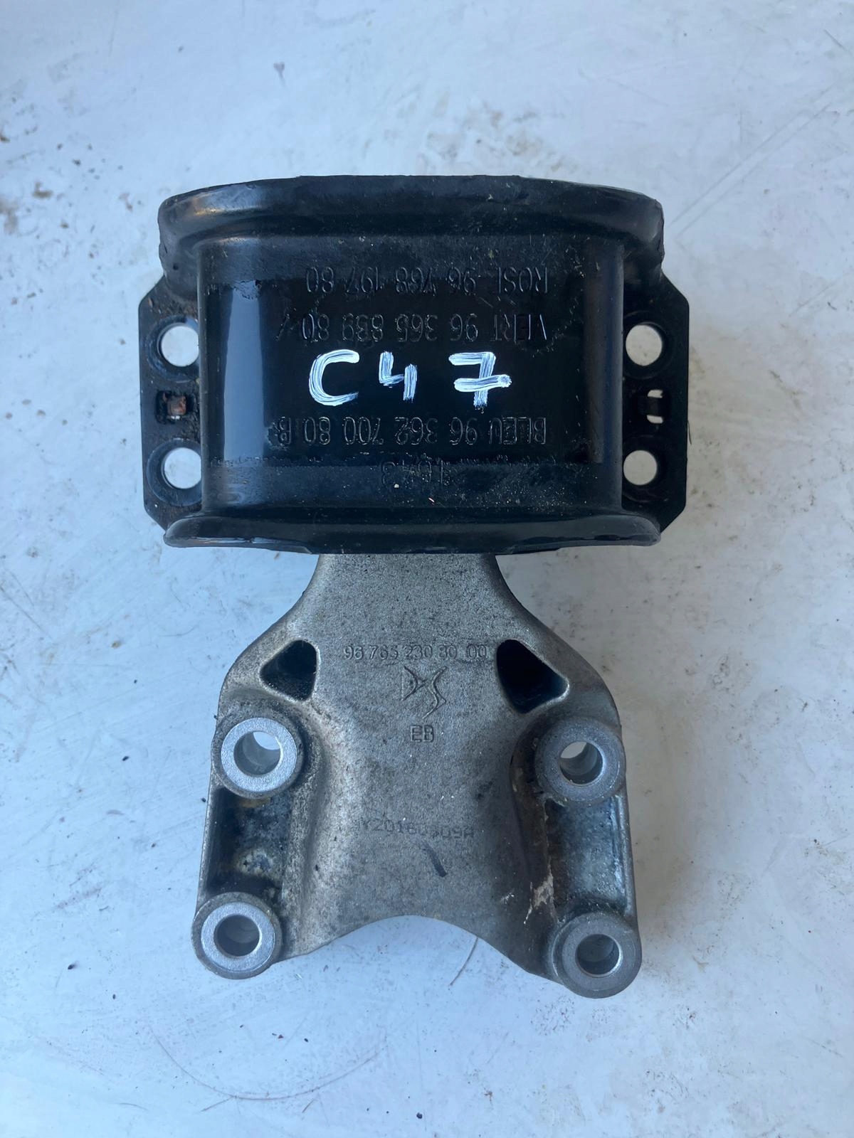 holder engine mount CITROEN C4 II B7 LIFT 1.2 THP 9676523080