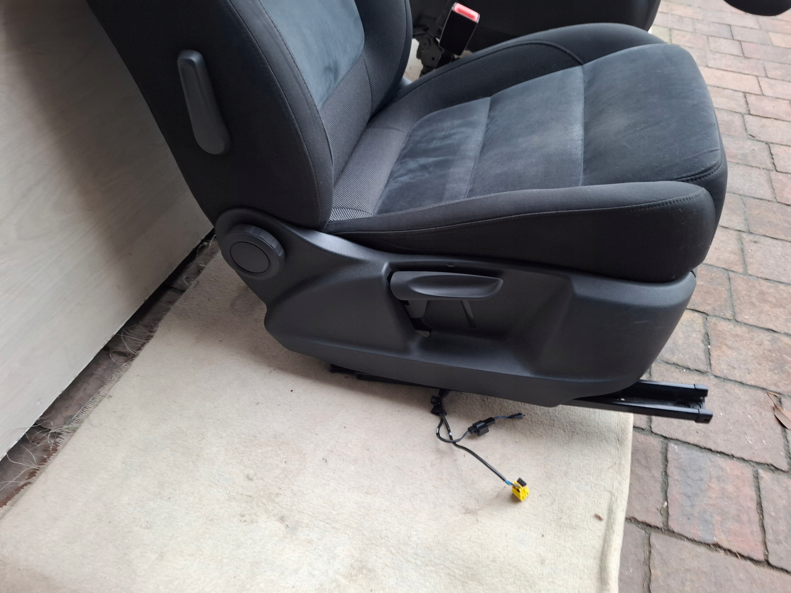 VW TIGUAN e LIFT Sedili ALCANTARA 14r KOMPLET
