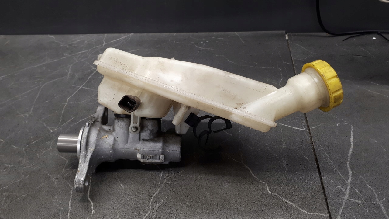 32067093L насос peugeot 207cc