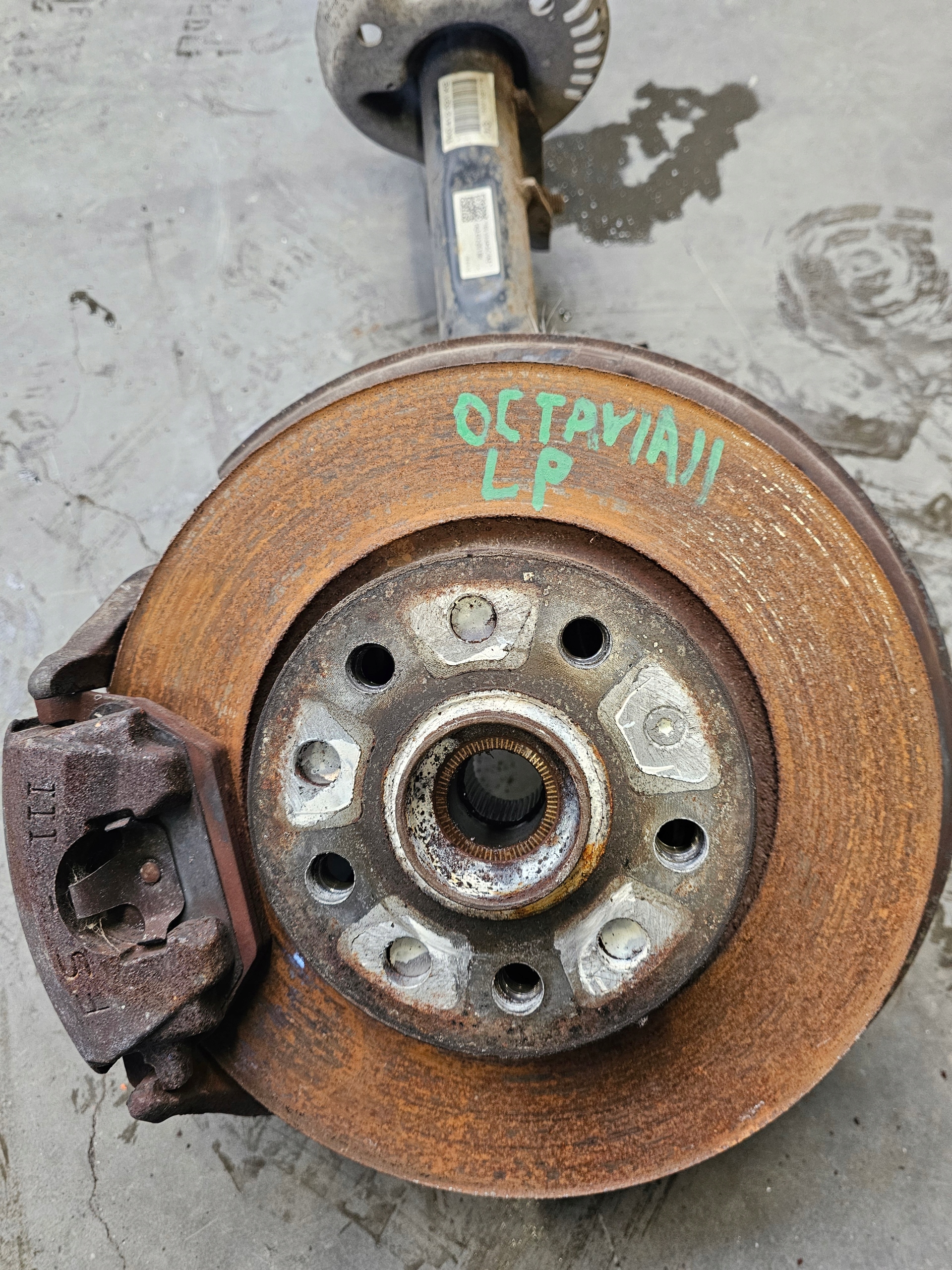 shock absorber swing sususpension left front SKODA OCTAVIA II