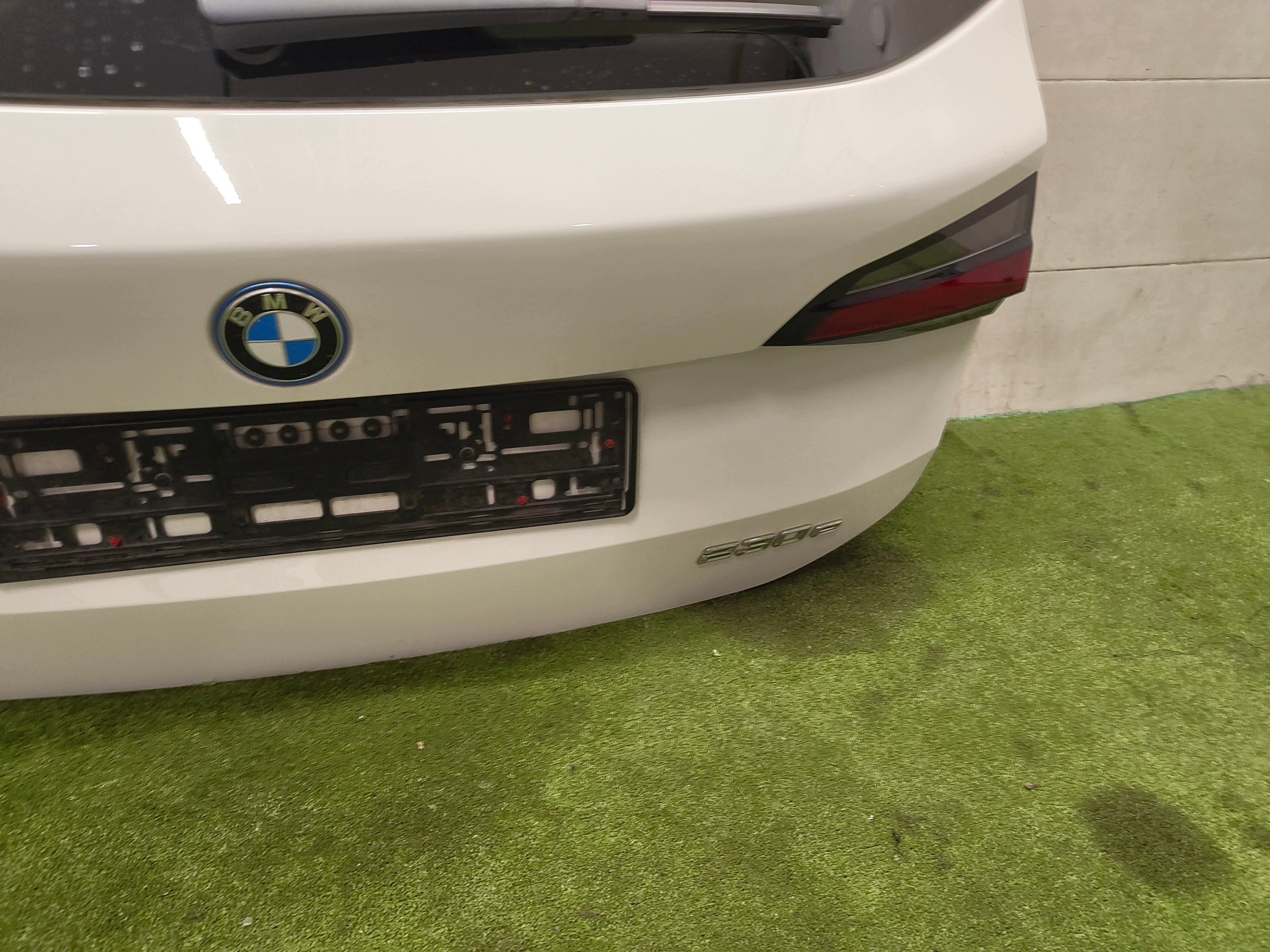 BMW U06 trunk door boot A300 ELEKTRYKA KAMERA lights