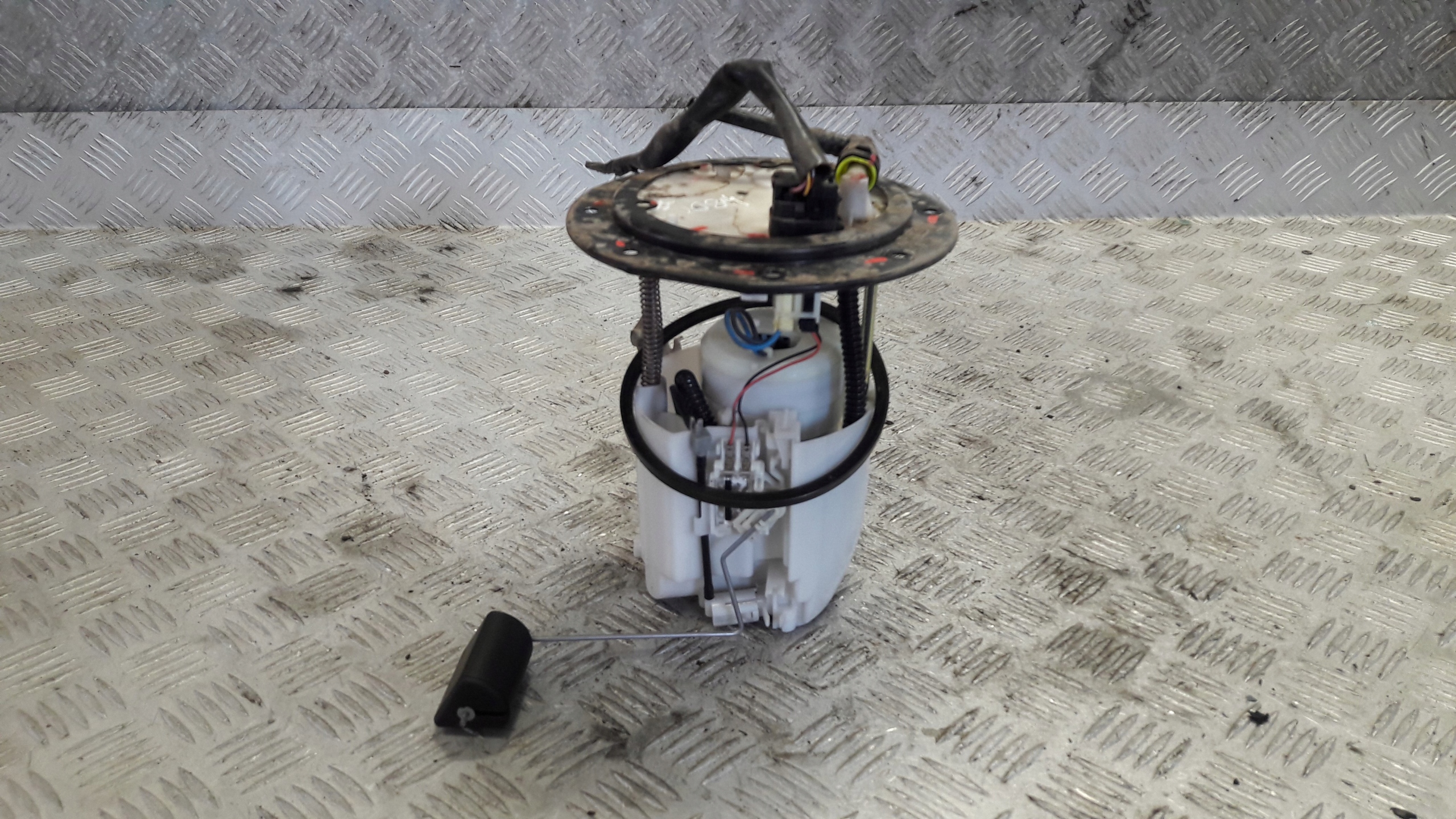 SWIFT MK6 LIFT 1.3 ТОПЛИВНЫЙ ПОПЛАВКОВЫЙ НАСОС 15100-63J02