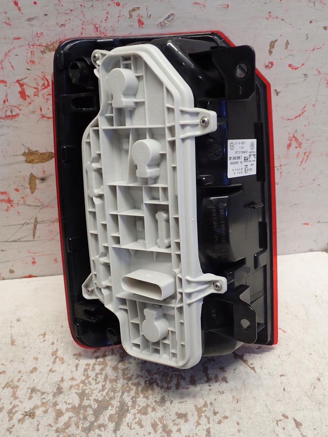 light rear part rear right VW CADDY 2015- below klape 2K1945096T