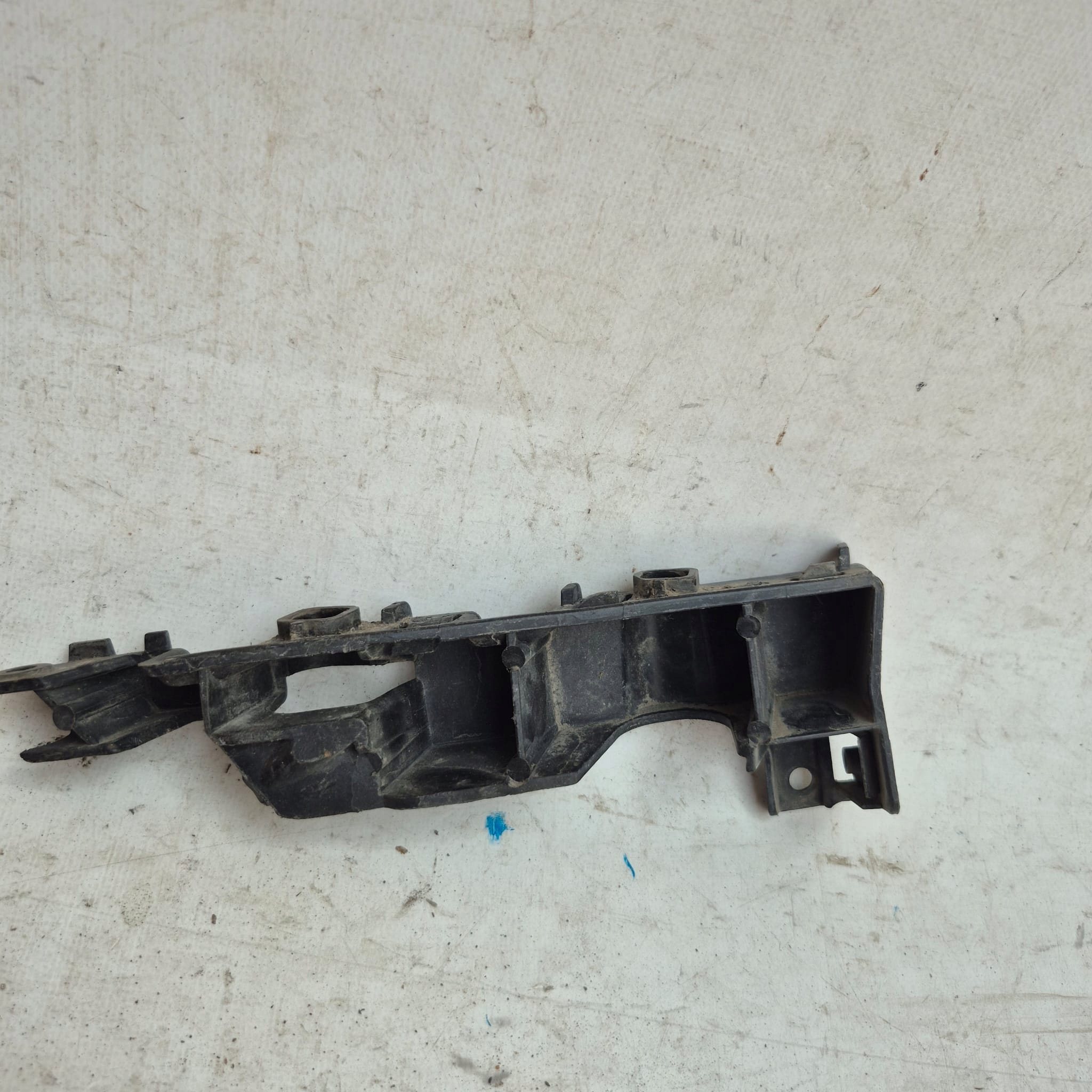 AUDI A6 C7 4G 11- Support plaque Support Aile Droit Avant