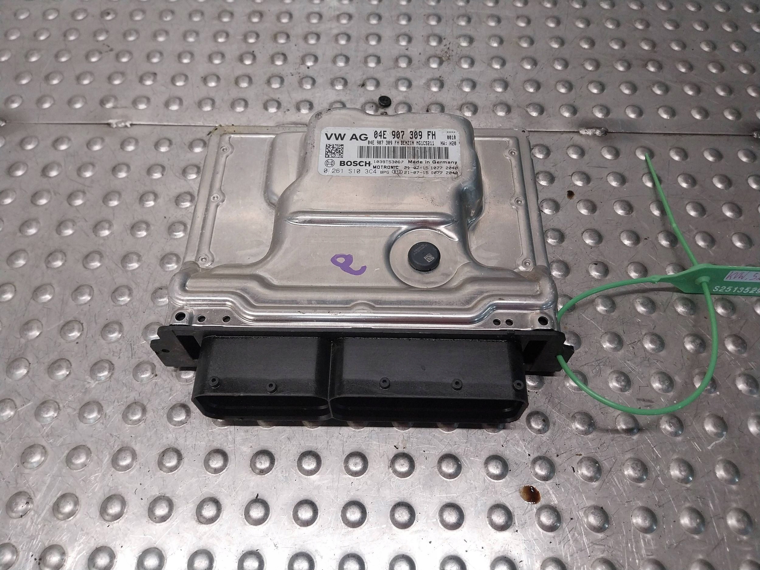 computer control unit of the engine 04E907309FH VW T7 MULTIVAN 1.4 E- HYBRID