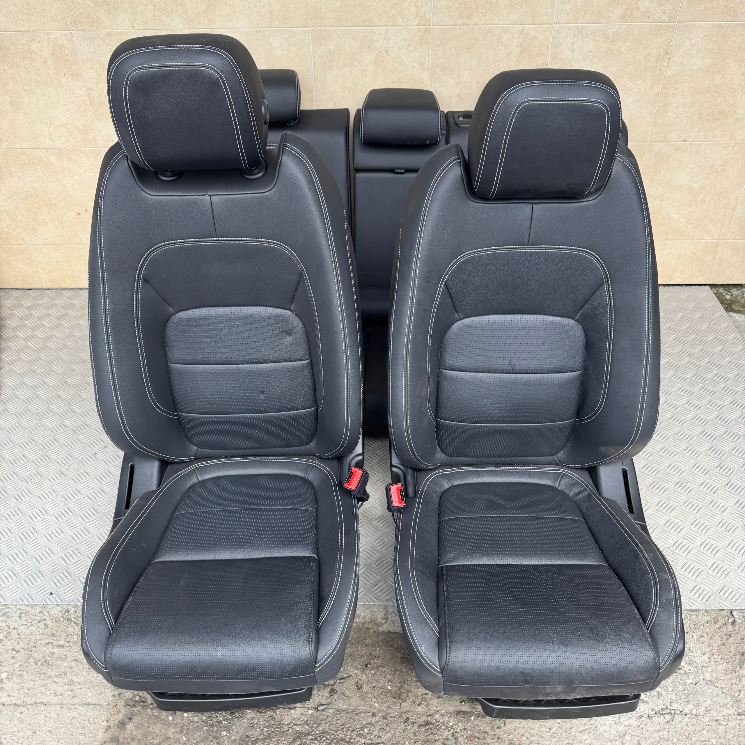 Sitze Ledersitz KOMPLET JAGUAR E-PACE 2023 ROK