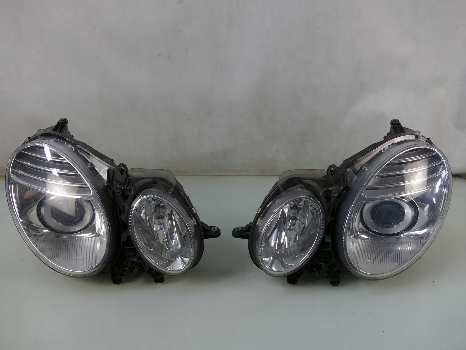 MERCEDES W211 LIFT LAMPA XENON SPRYSKIWACZ PRZÓD LAMPY PRZEDNIE KOMPLET