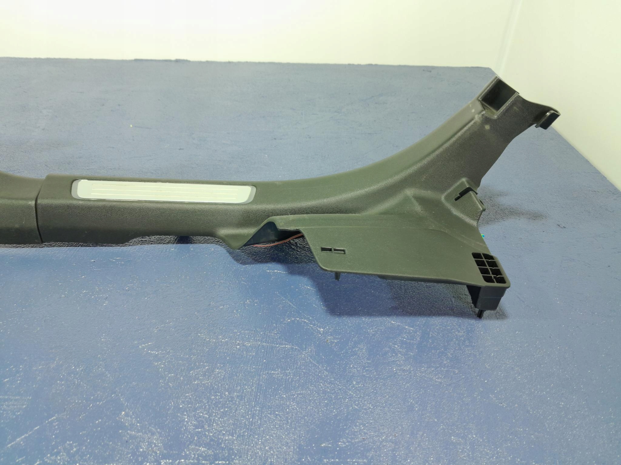 VOLVO S90 II 16- OSŁONY PROGU KOMPLET PRAWA R-DESIGN 31377617 Typ samochodu Samochody osobowe