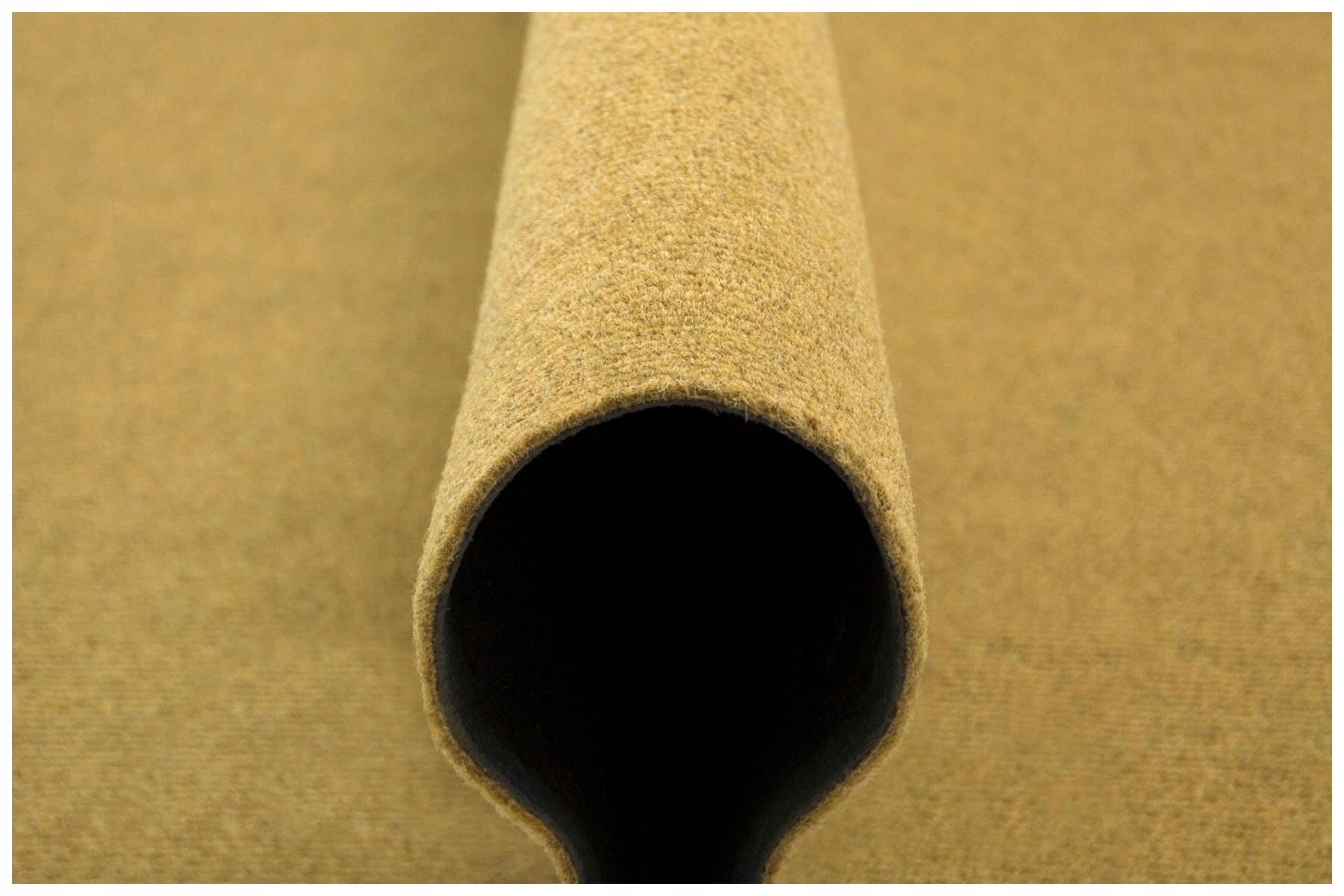 

szer. 2 m Beżowa Wykładzina Igłowana Do Bagażnika