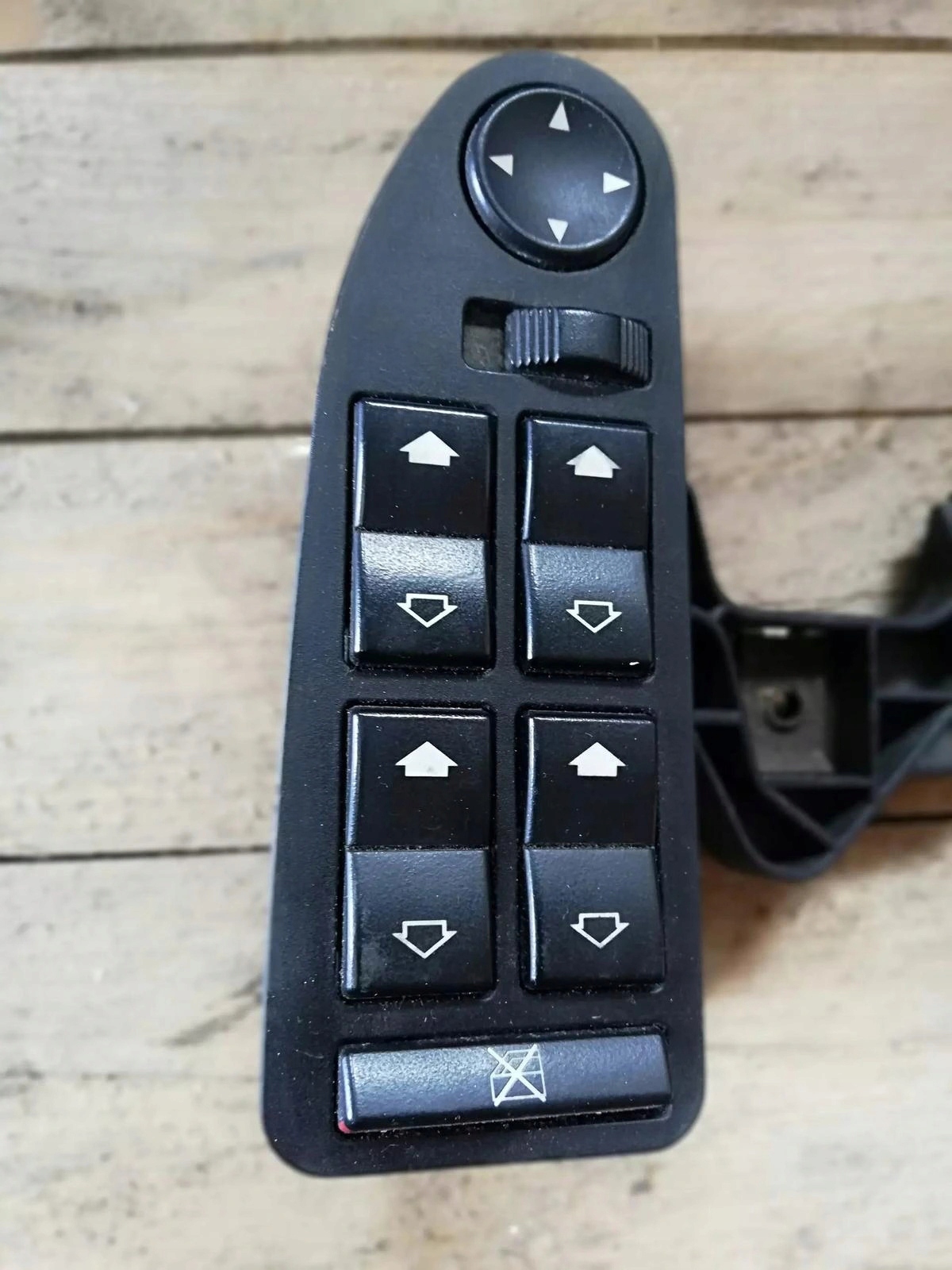 PANEL of the window left front BMW 5 E39 6904306