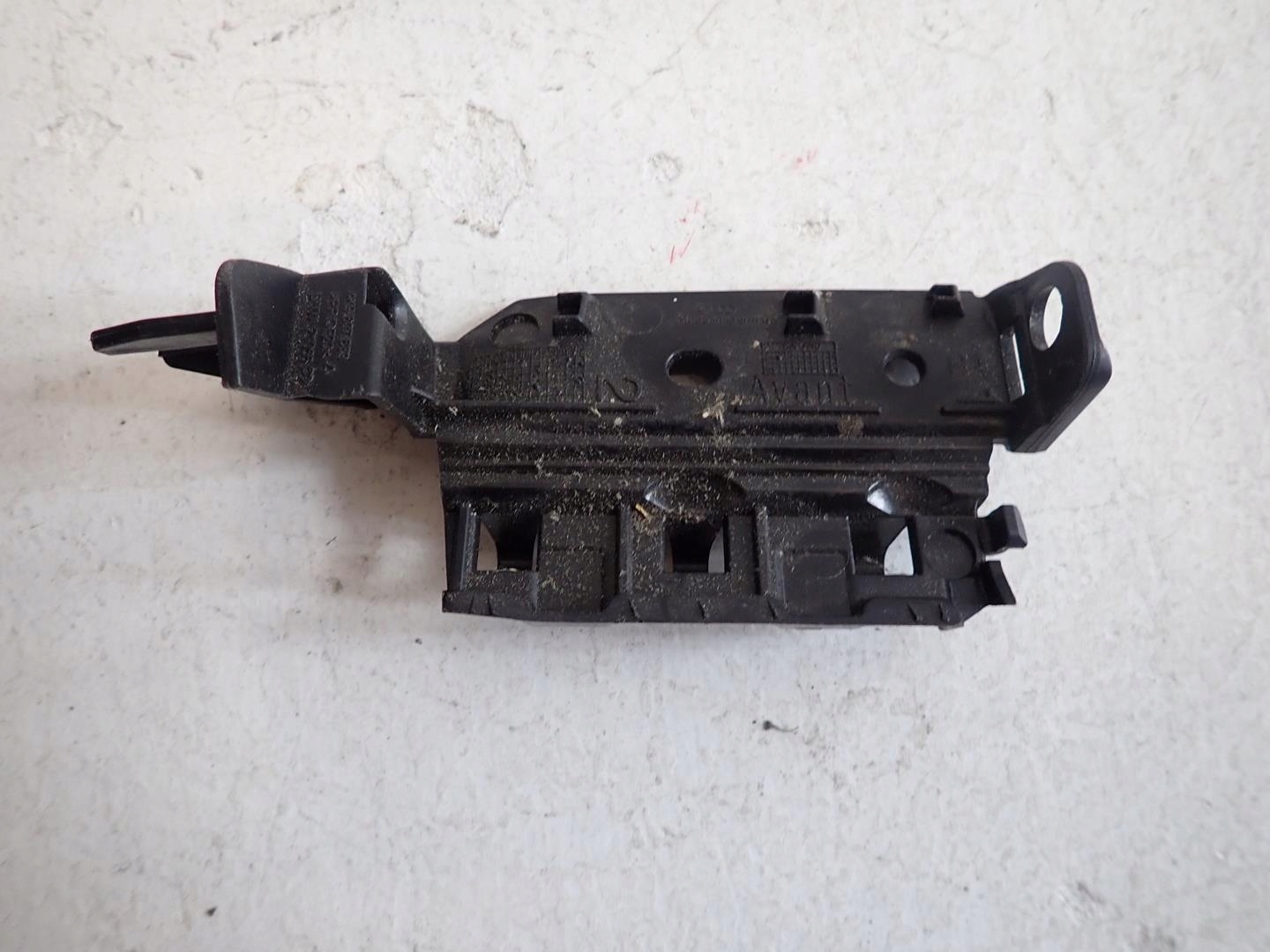 bumper bracket left rear part AUDI A6 C8 2018- KOMBI 4K9807889