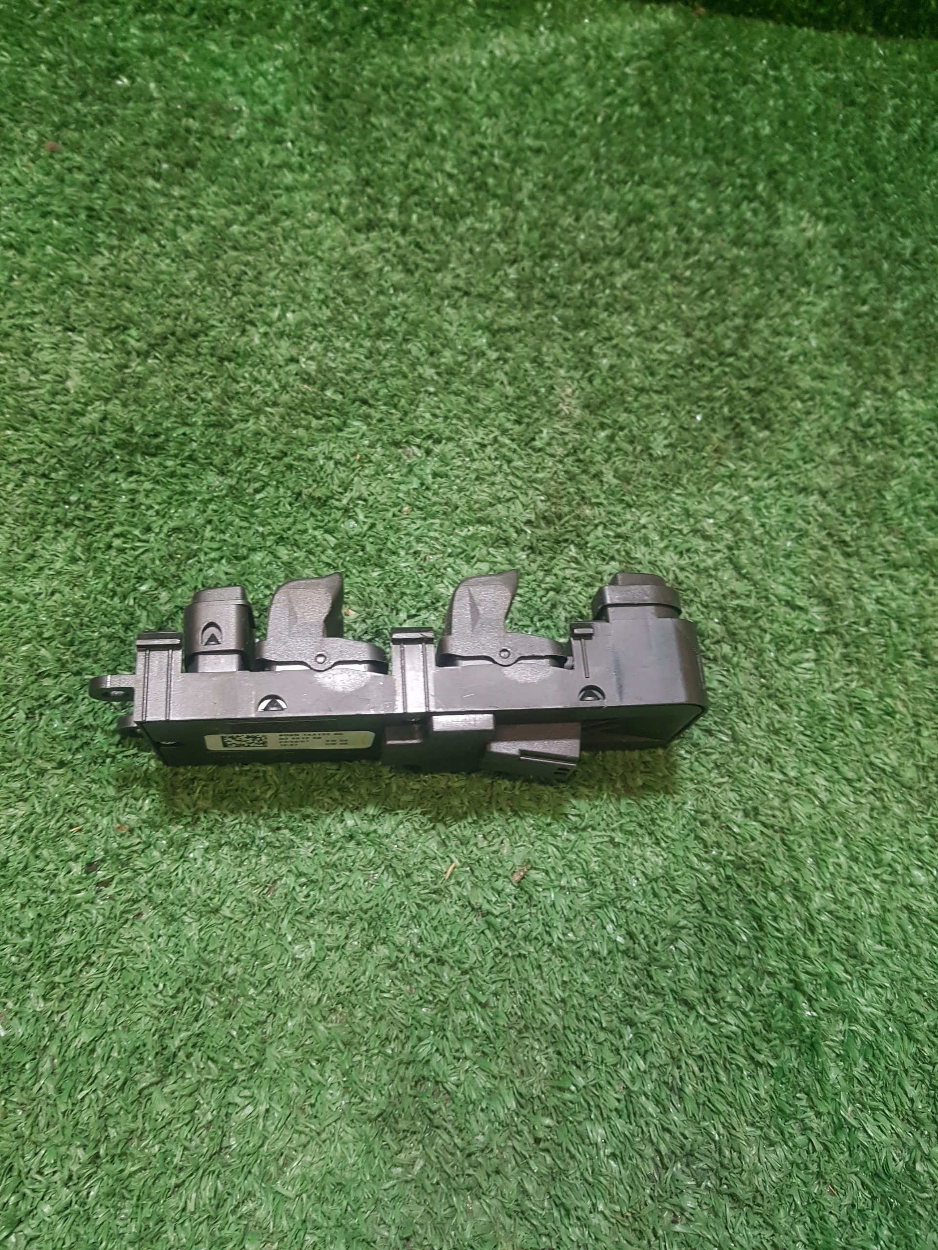 control panel of the window driver´s LAND ROVER FREELANDER 2 6G9N14A132AC