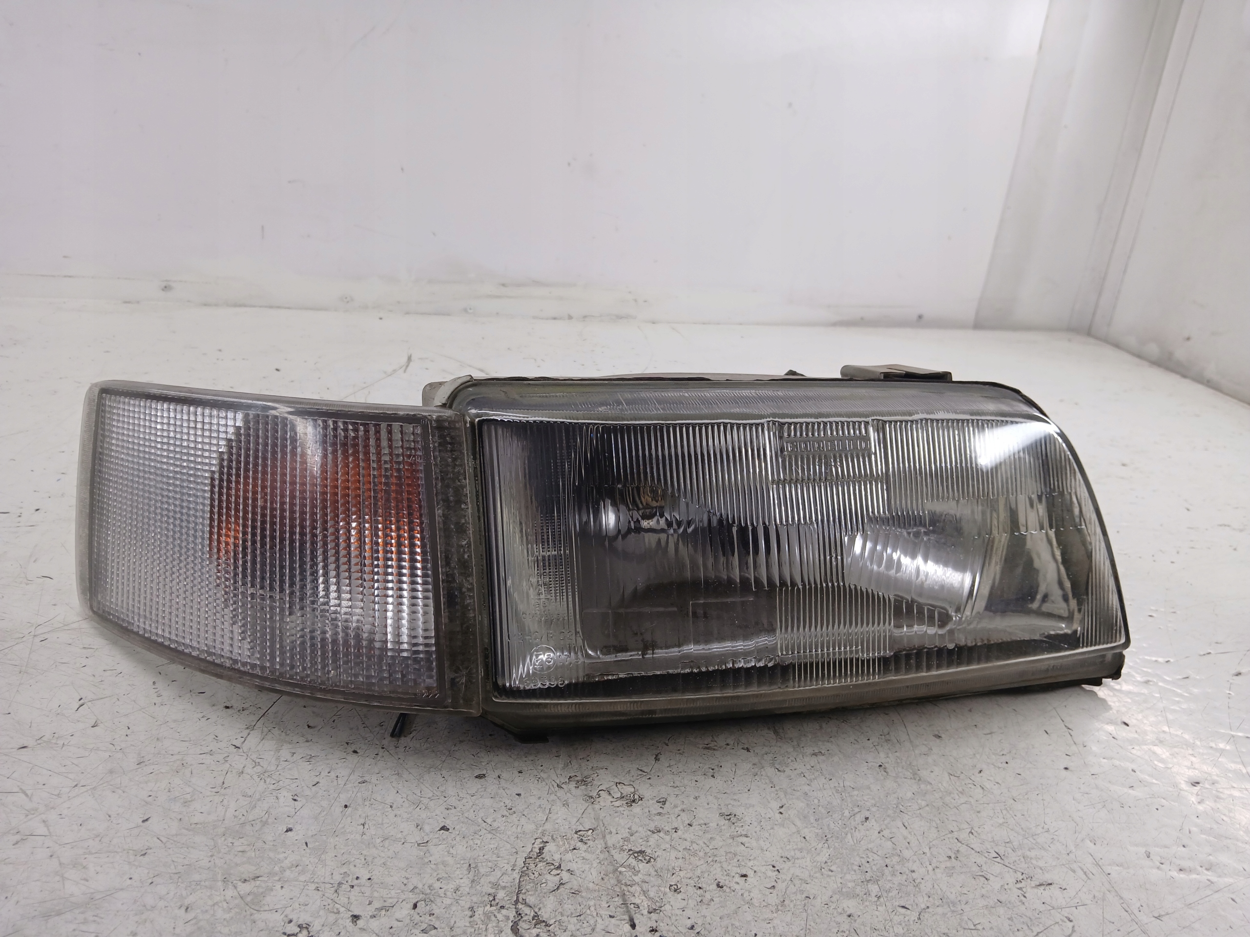 PEUGEOT BOXER and light right front + indicator GRATIS