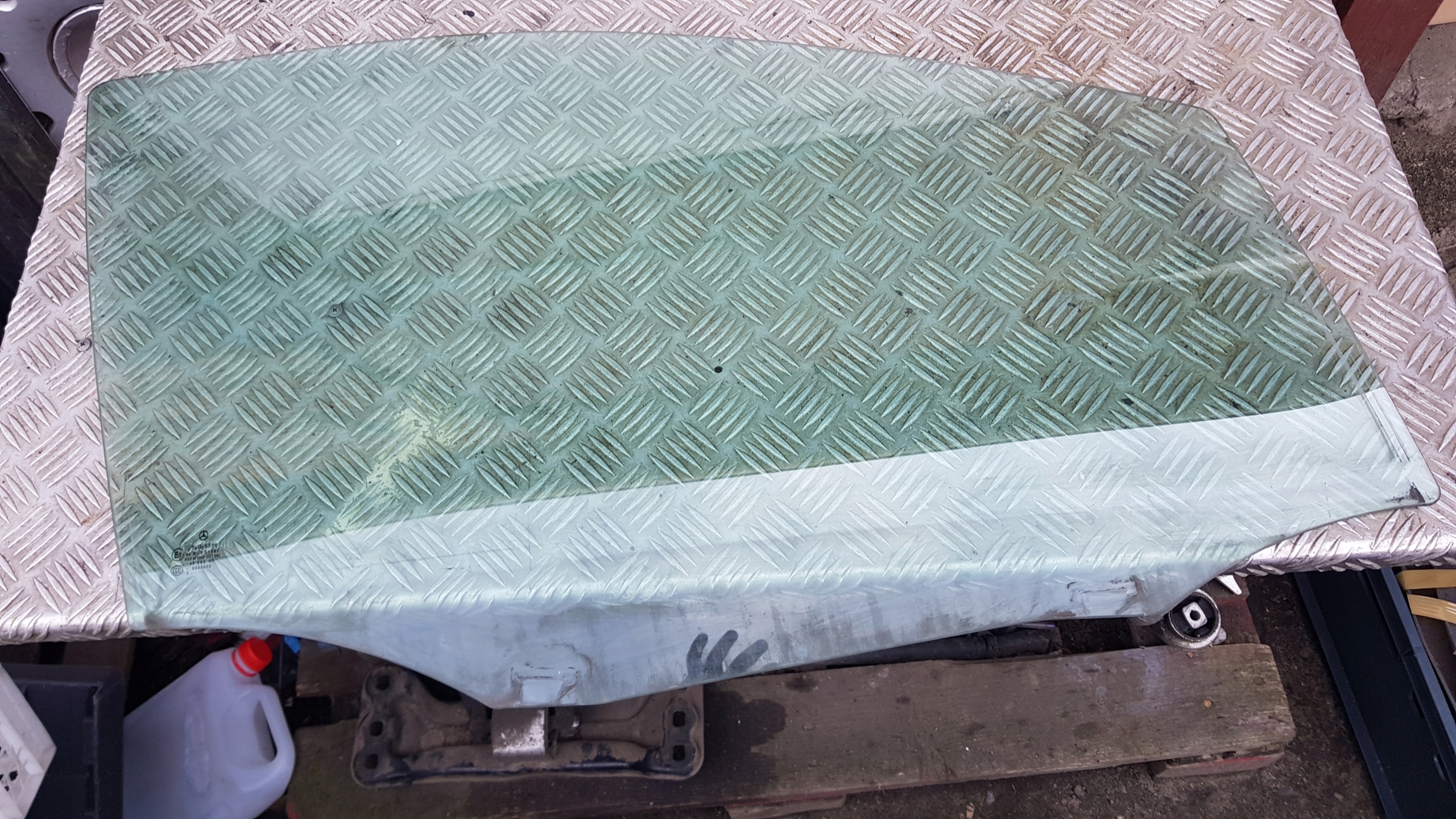 MERCEDES W245 window right front side
