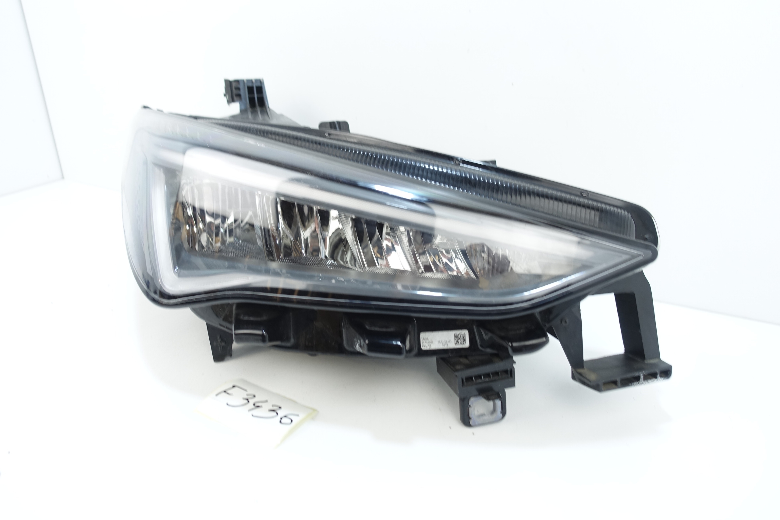 CUPRA BORN 10F light right front right front 10F941008H