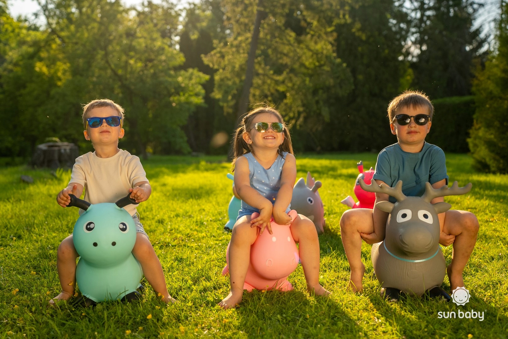 Duża Piłka do skakania Skoczek dla dzieci z pompką niebieski Głębokość produktu 50 cm