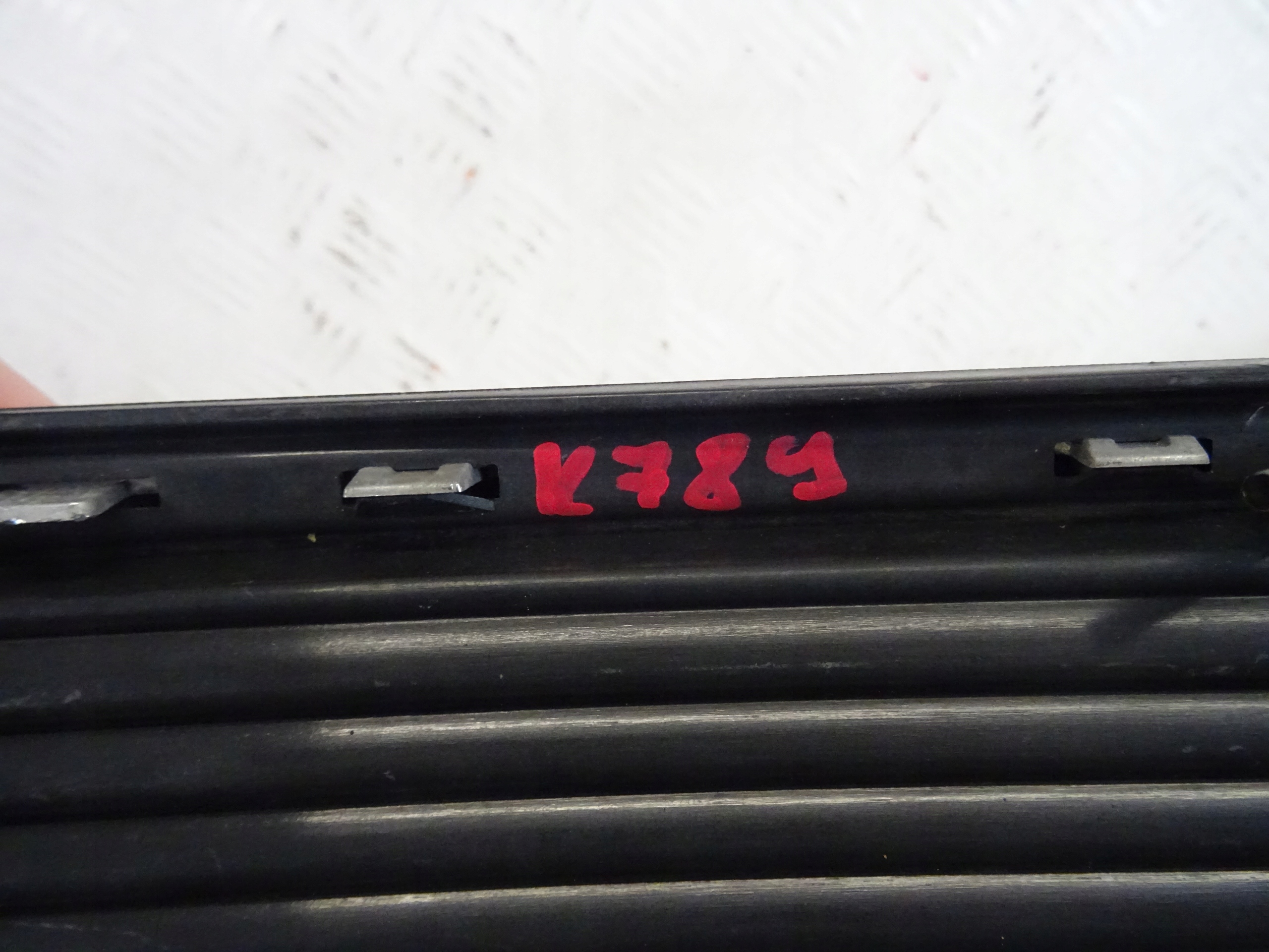 grid of a bumper front front left AUDI A3 8V 8V3807681A